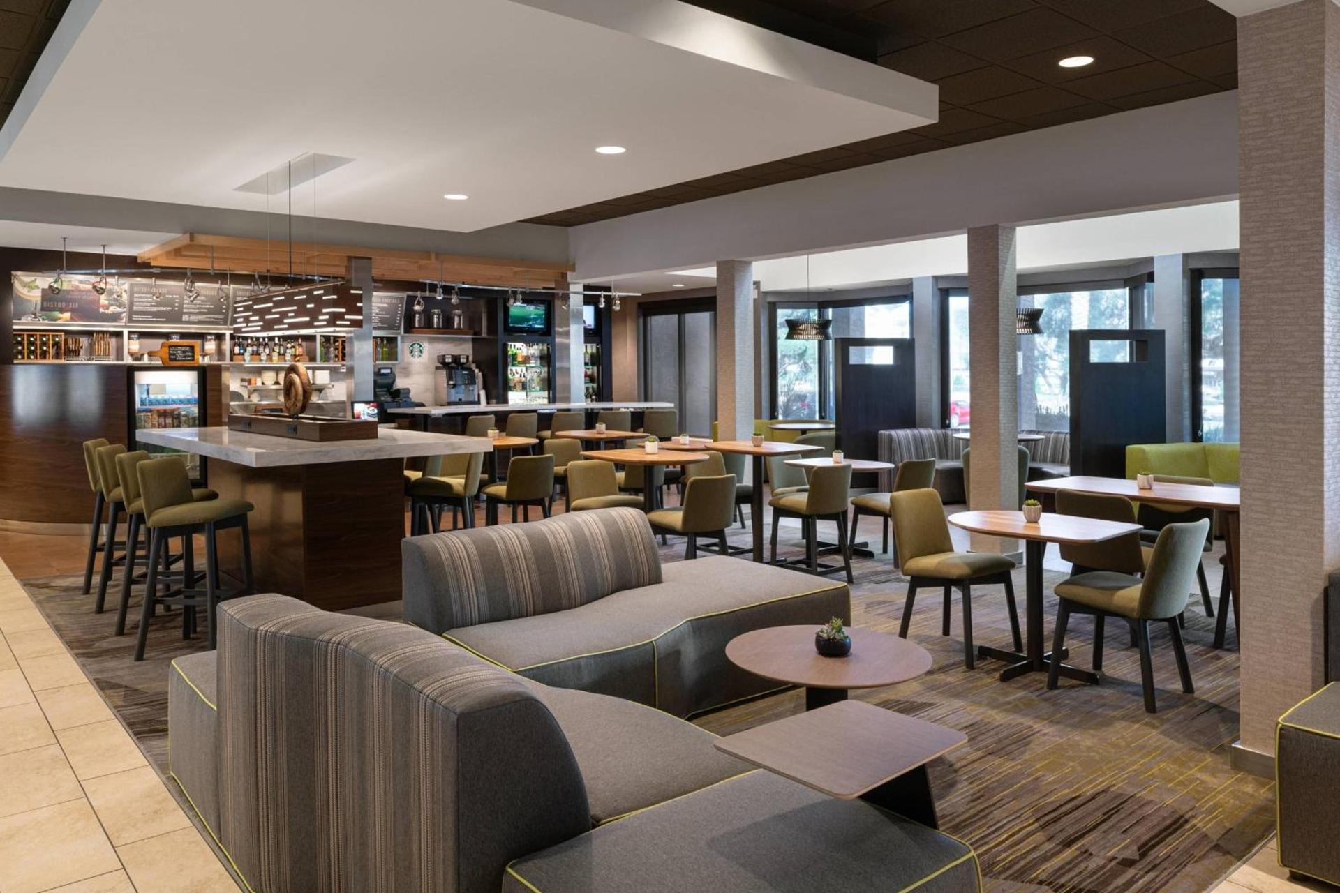 Courtyard by Marriott Las Vegas Convention Center photo 17