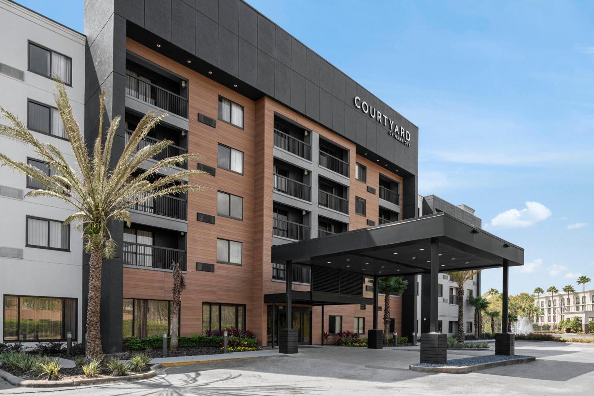 Courtyard by Marriott Jacksonville Butler Boulevard photo 2