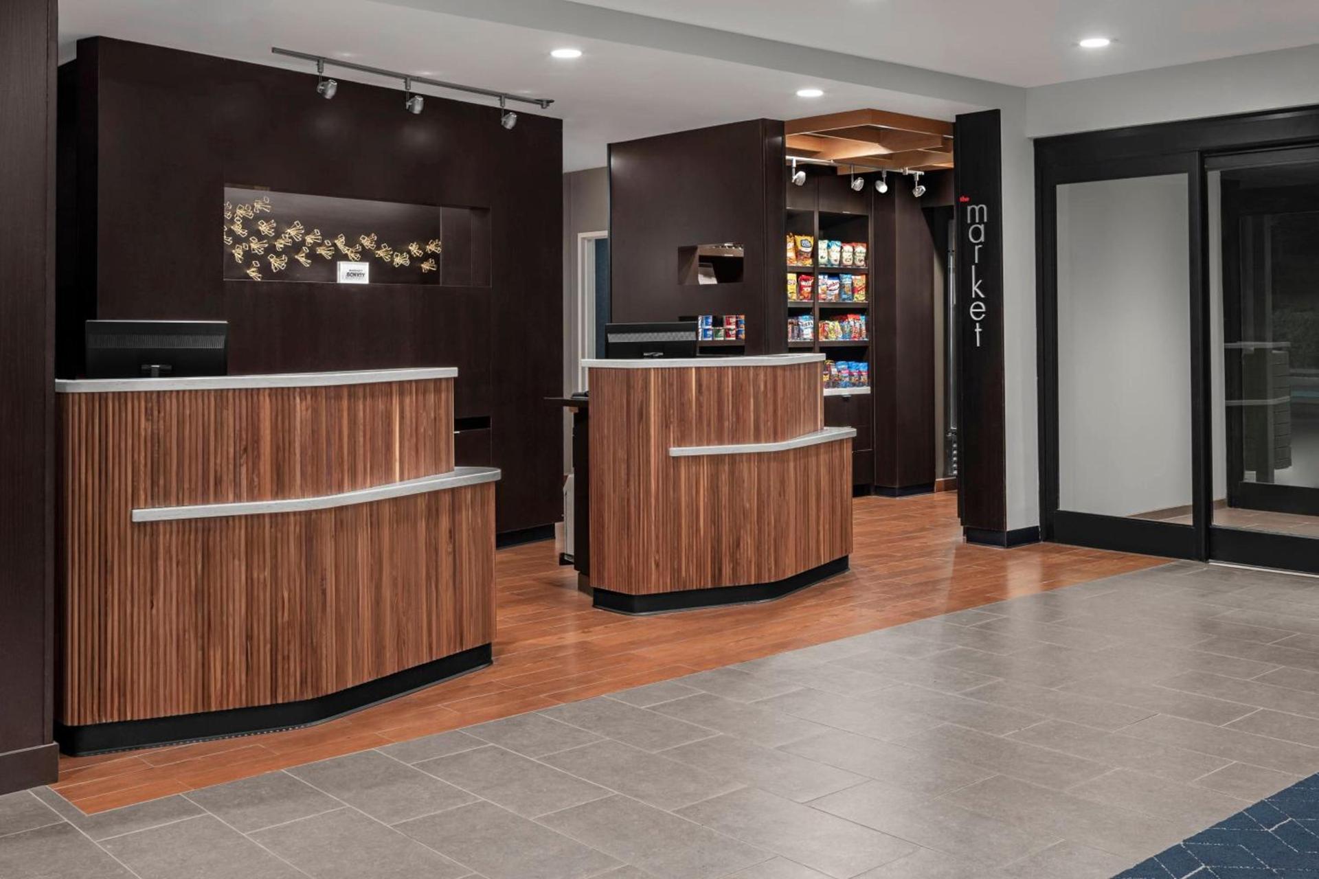 Courtyard by Marriott Jacksonville Butler Boulevard photo 4