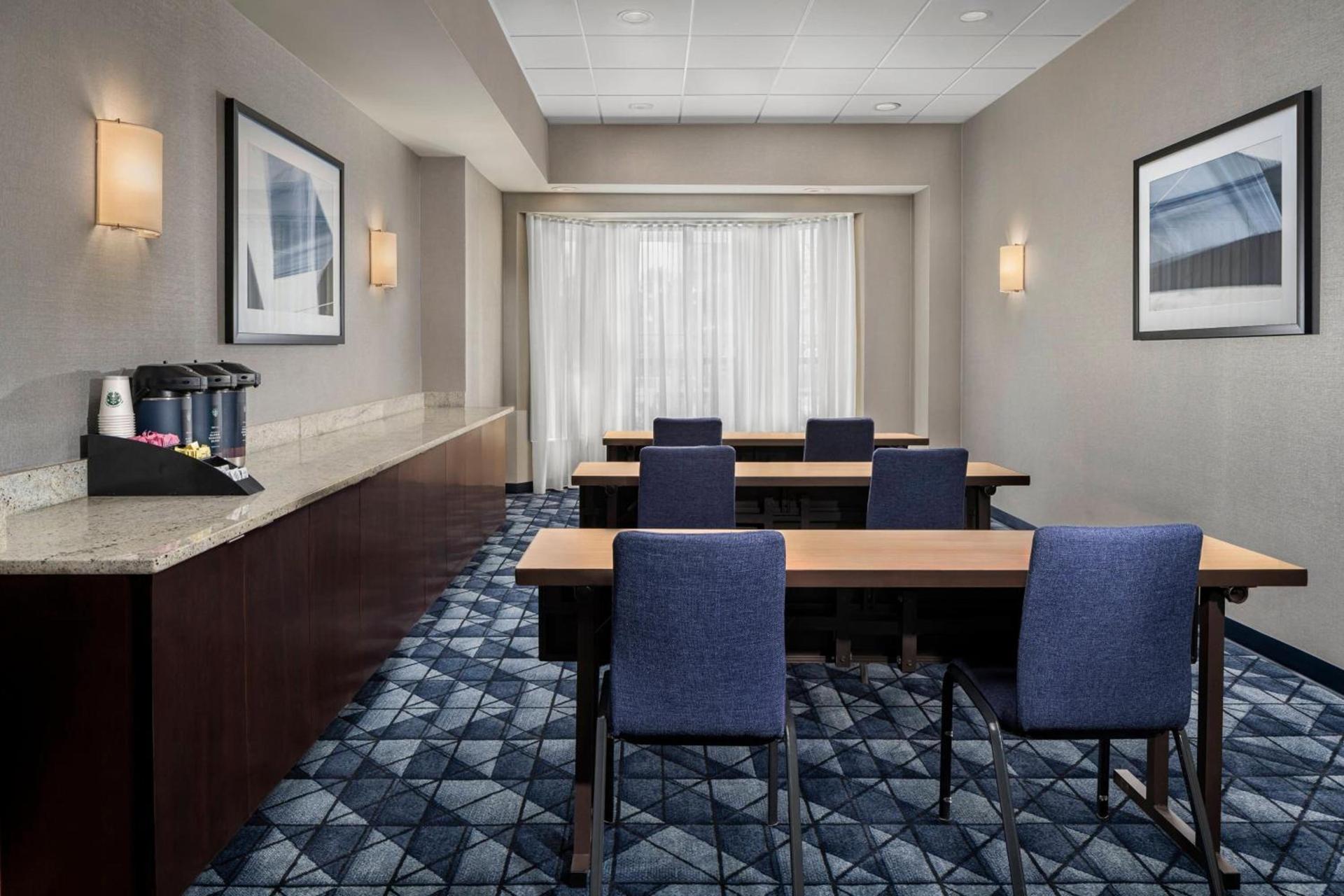 Courtyard by Marriott Jacksonville Butler Boulevard photo 34