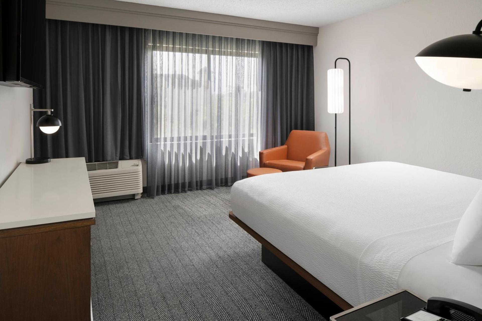 Courtyard by Marriott Jacksonville Butler Boulevard photo 10