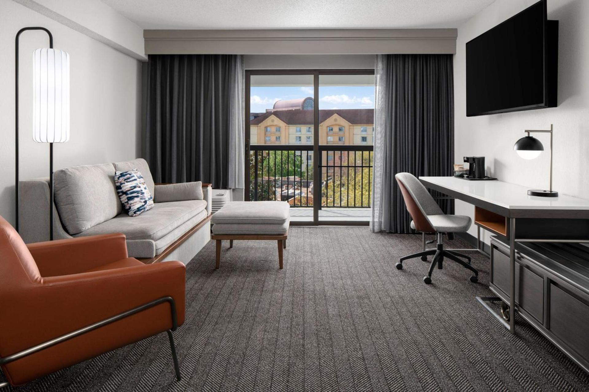Courtyard by Marriott Jacksonville Butler Boulevard photo 11