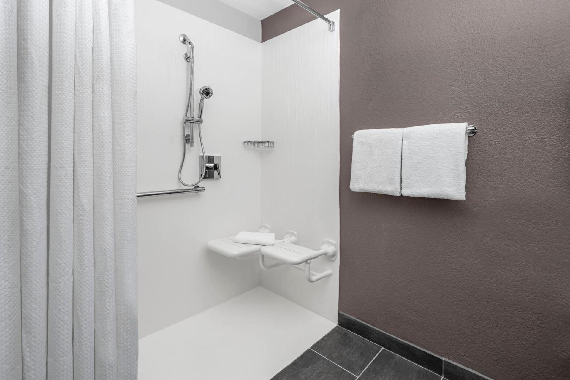 Courtyard by Marriott Jacksonville Butler Boulevard photo 19