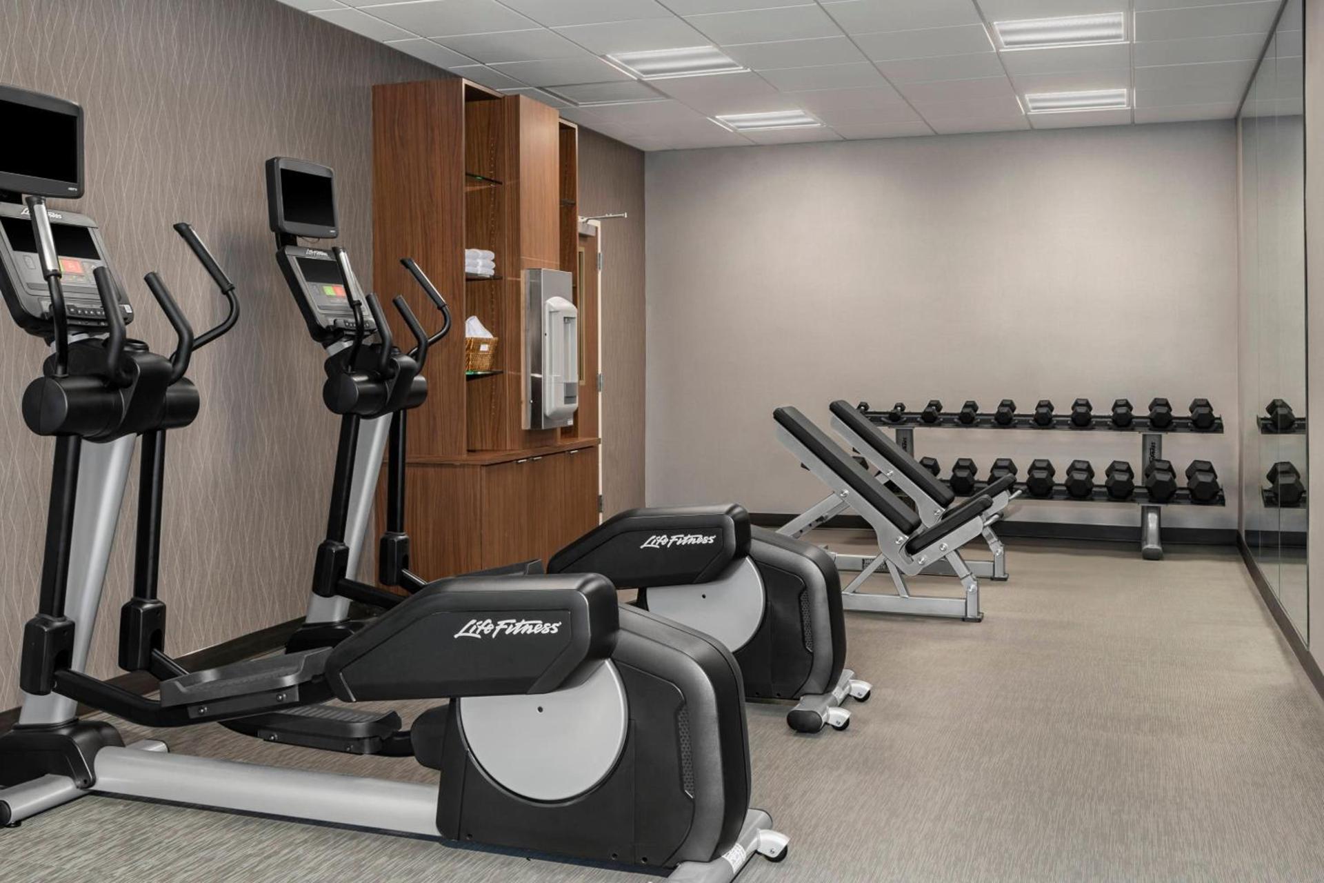 Courtyard by Marriott Jacksonville Butler Boulevard photo 32
