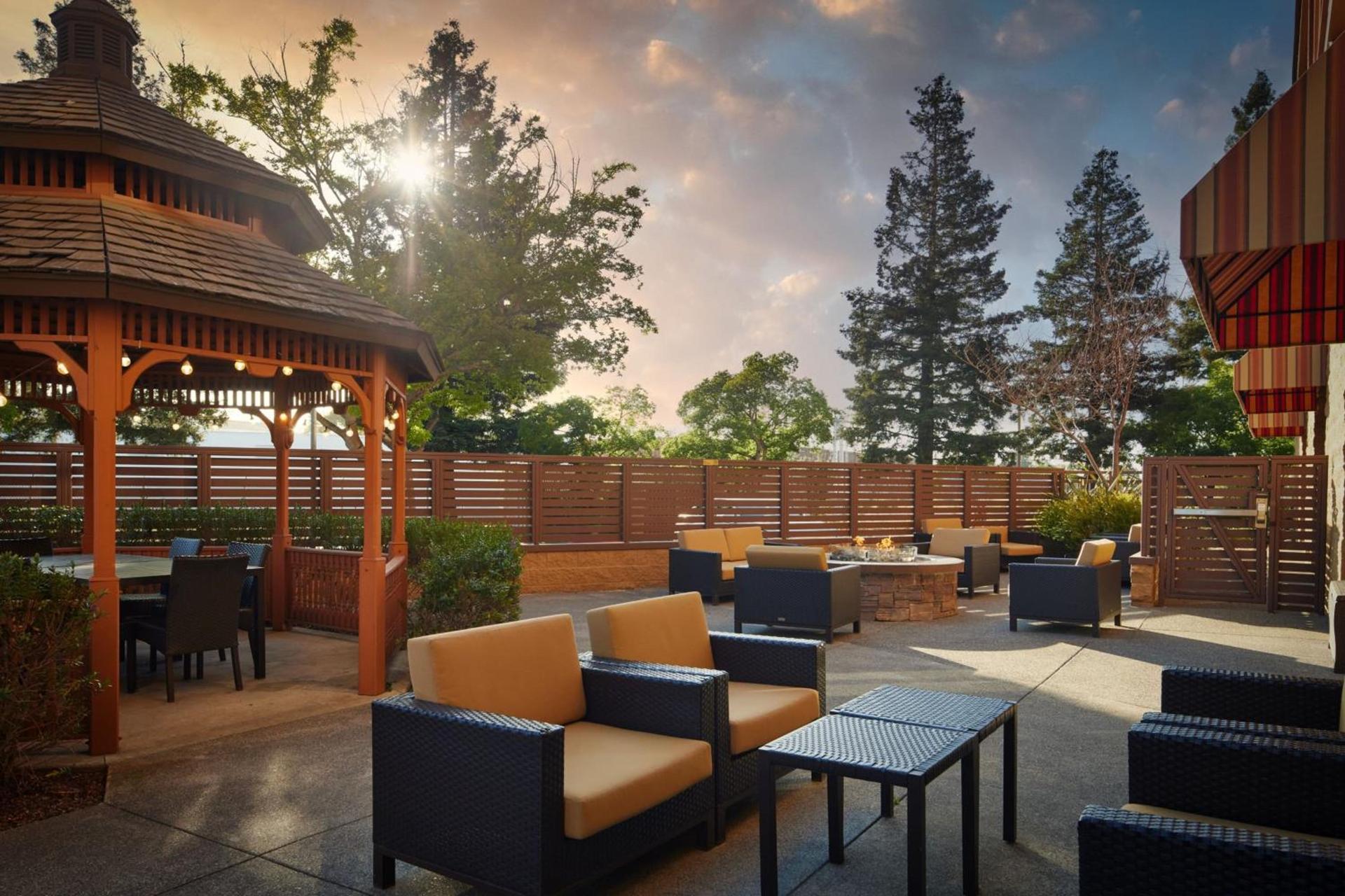 Courtyard by Marriott Santa Rosa photo 18