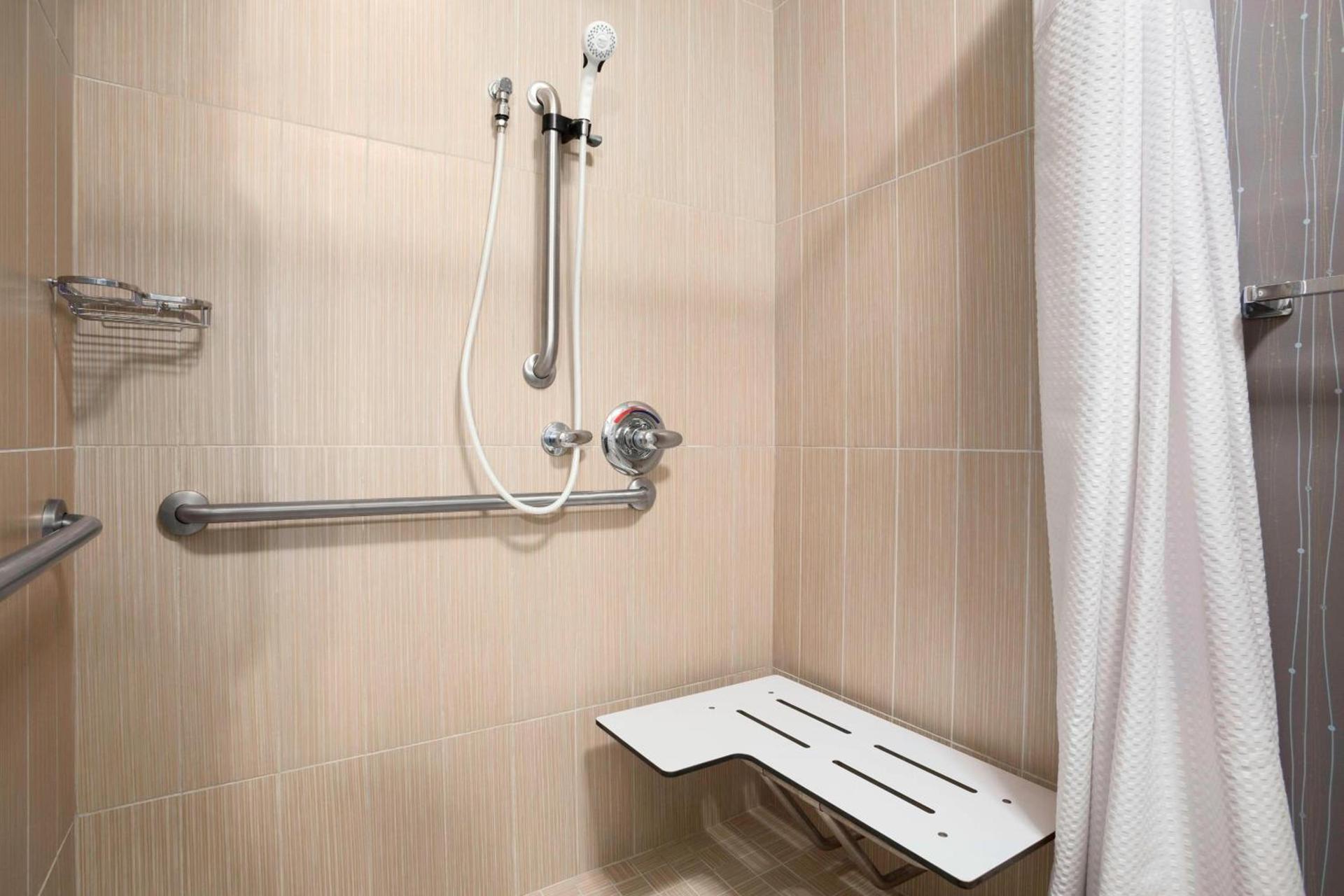 Courtyard by Marriott Springfield photo 15