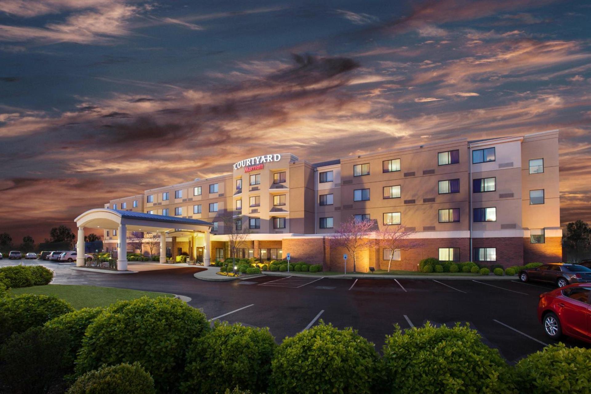 Courtyard by Marriott Fayetteville photo 1