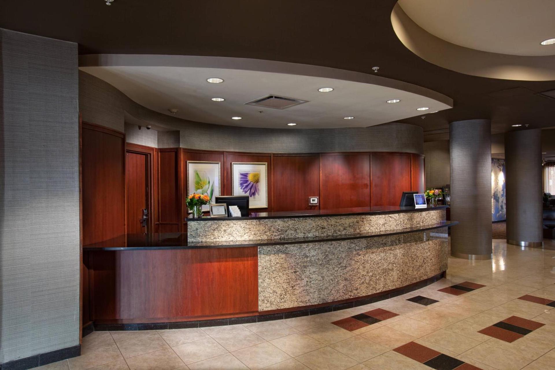 Courtyard by Marriott Fayetteville photo 2