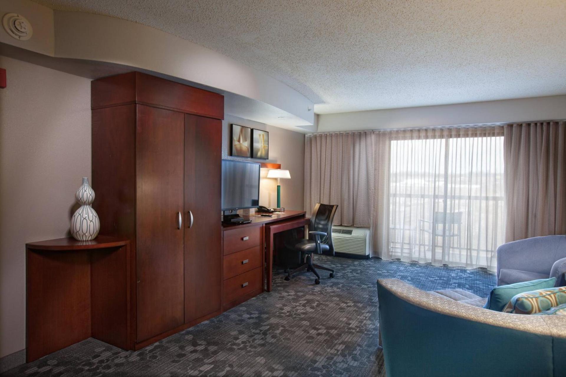 Courtyard by Marriott Fayetteville photo 10