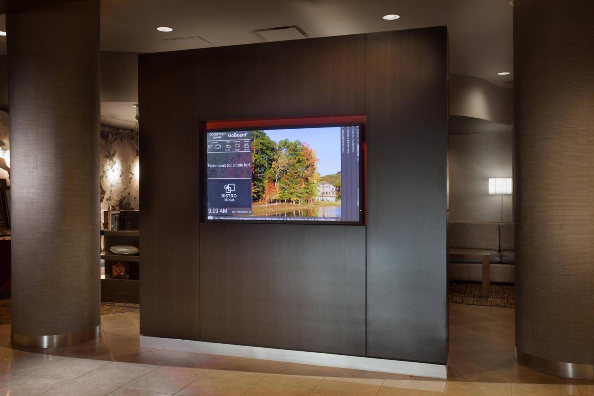 Courtyard by Marriott Fayetteville photo 11