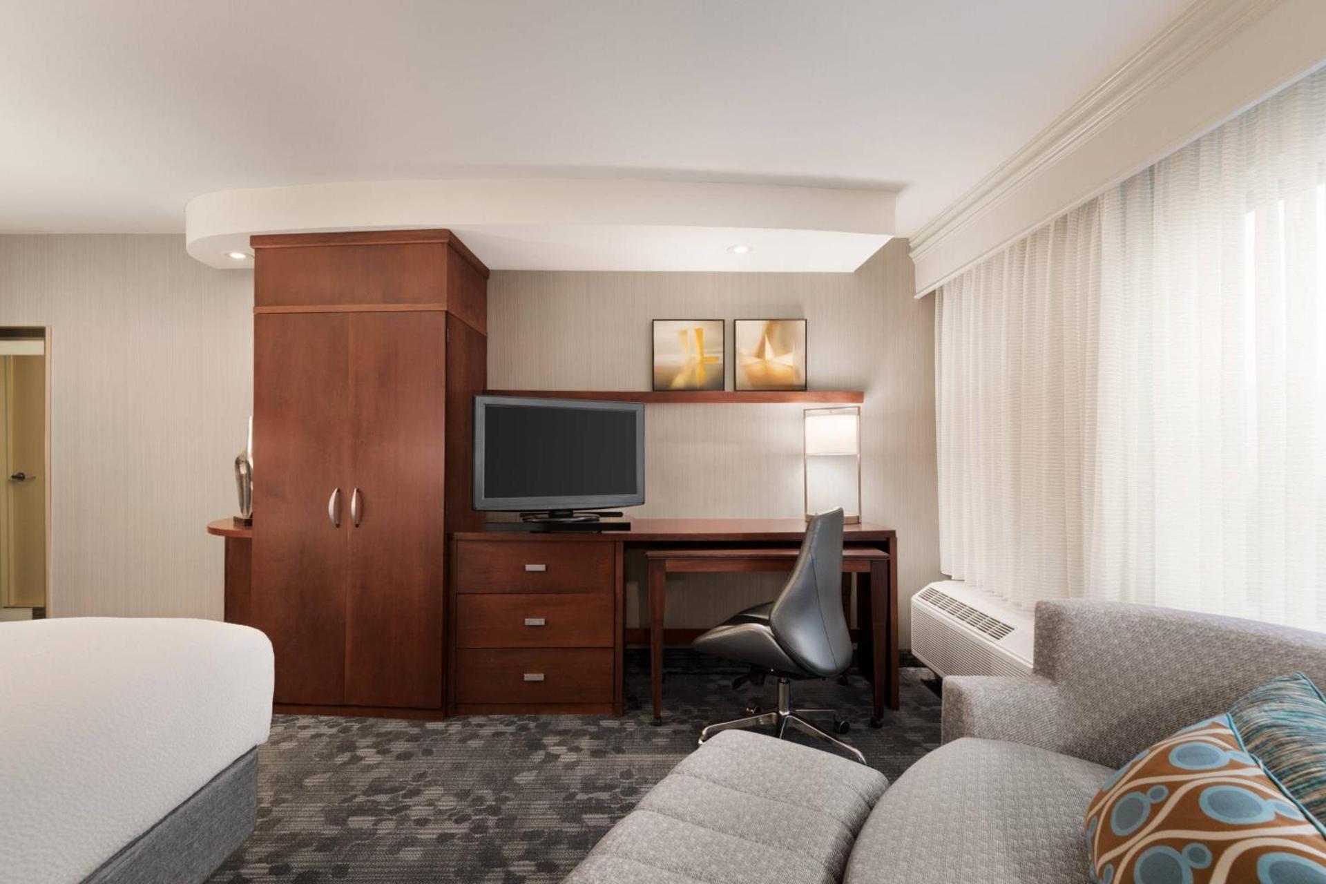 Courtyard by Marriott Potomac Mills Woodbridge photo 15
