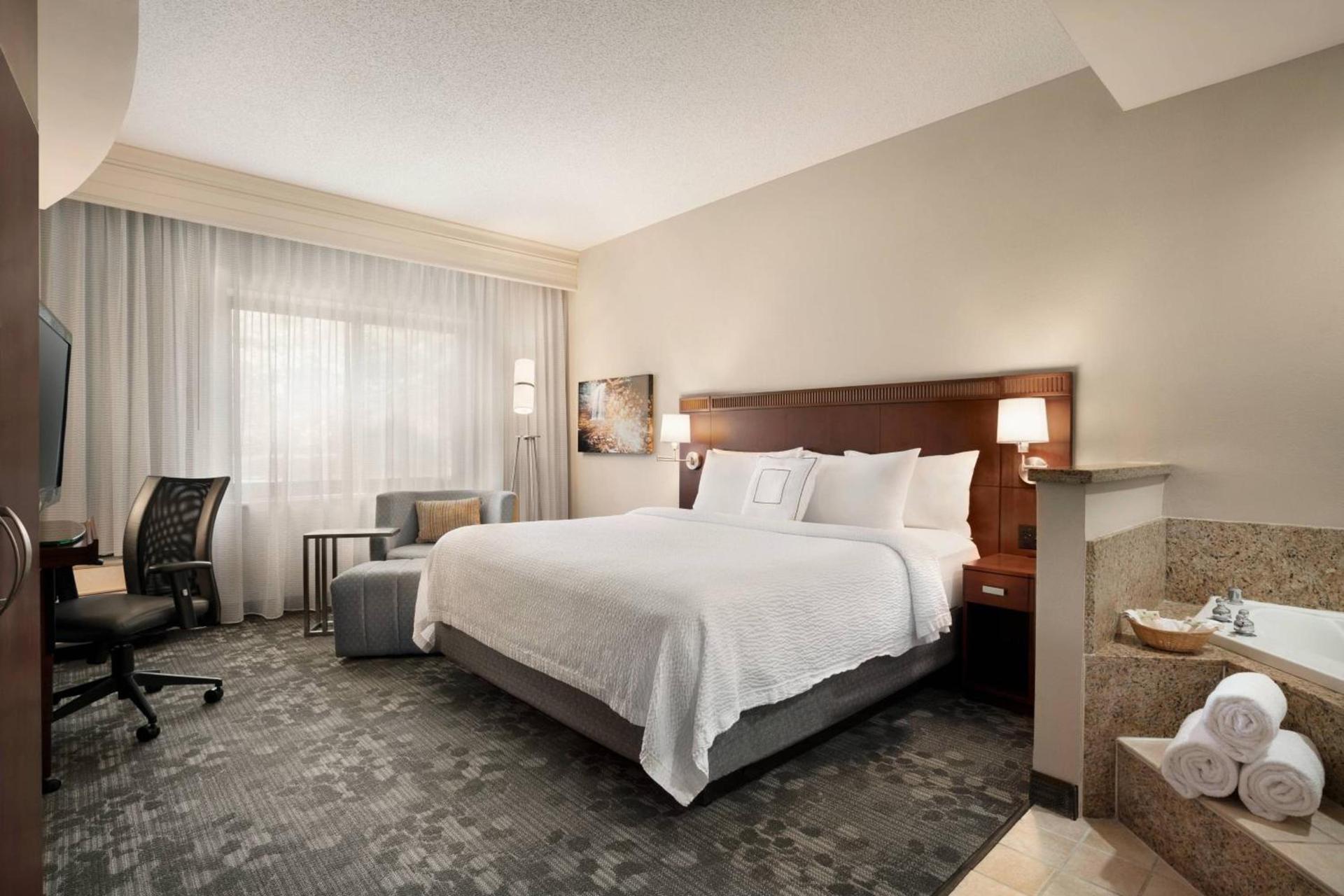 Courtyard by Marriott Middletown Goshen photo 11