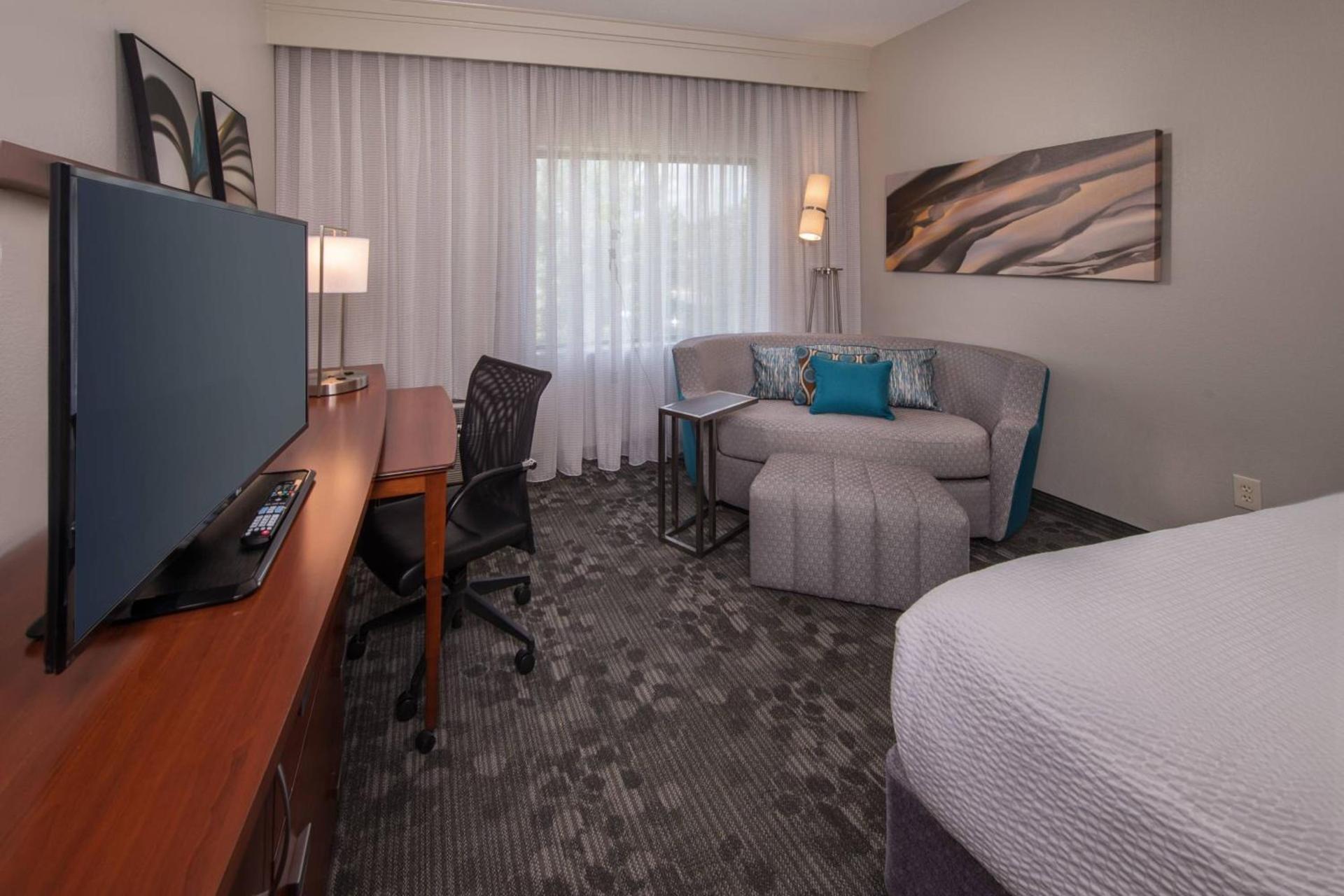 Courtyard by Marriott Dulles Town Center photo 6