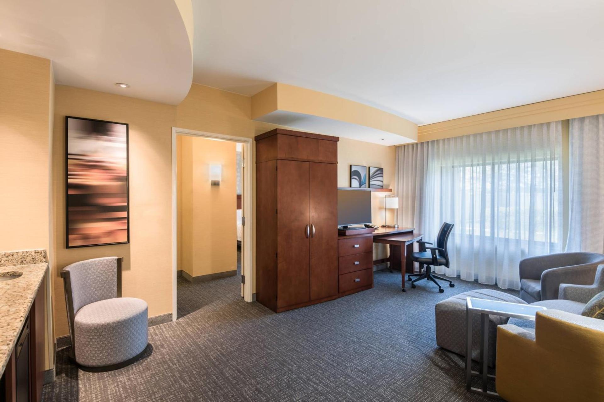 Courtyard by Marriott Waldorf photo 13