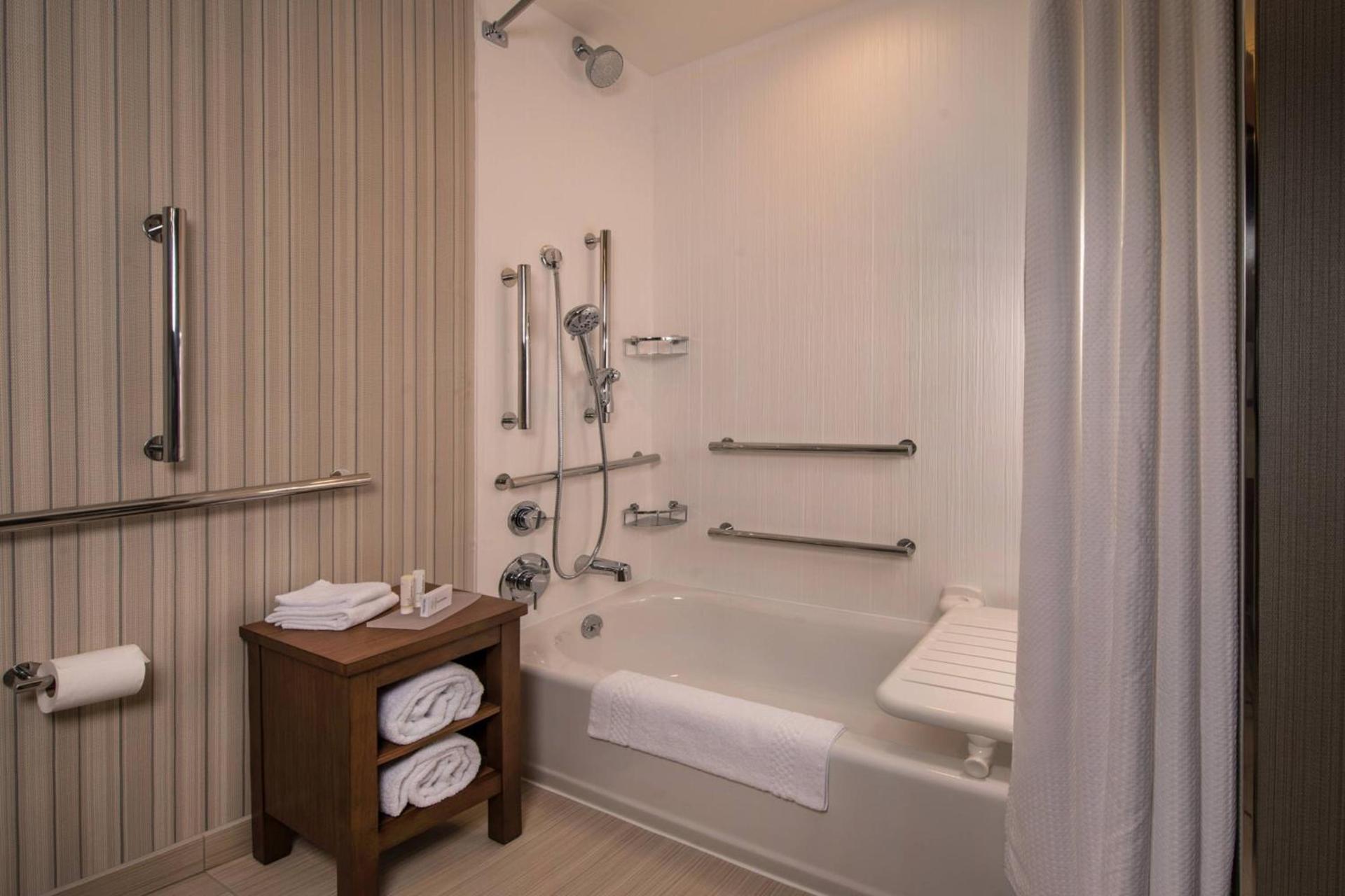 Courtyard by Marriott Hershey Chocolate Avenue photo 12