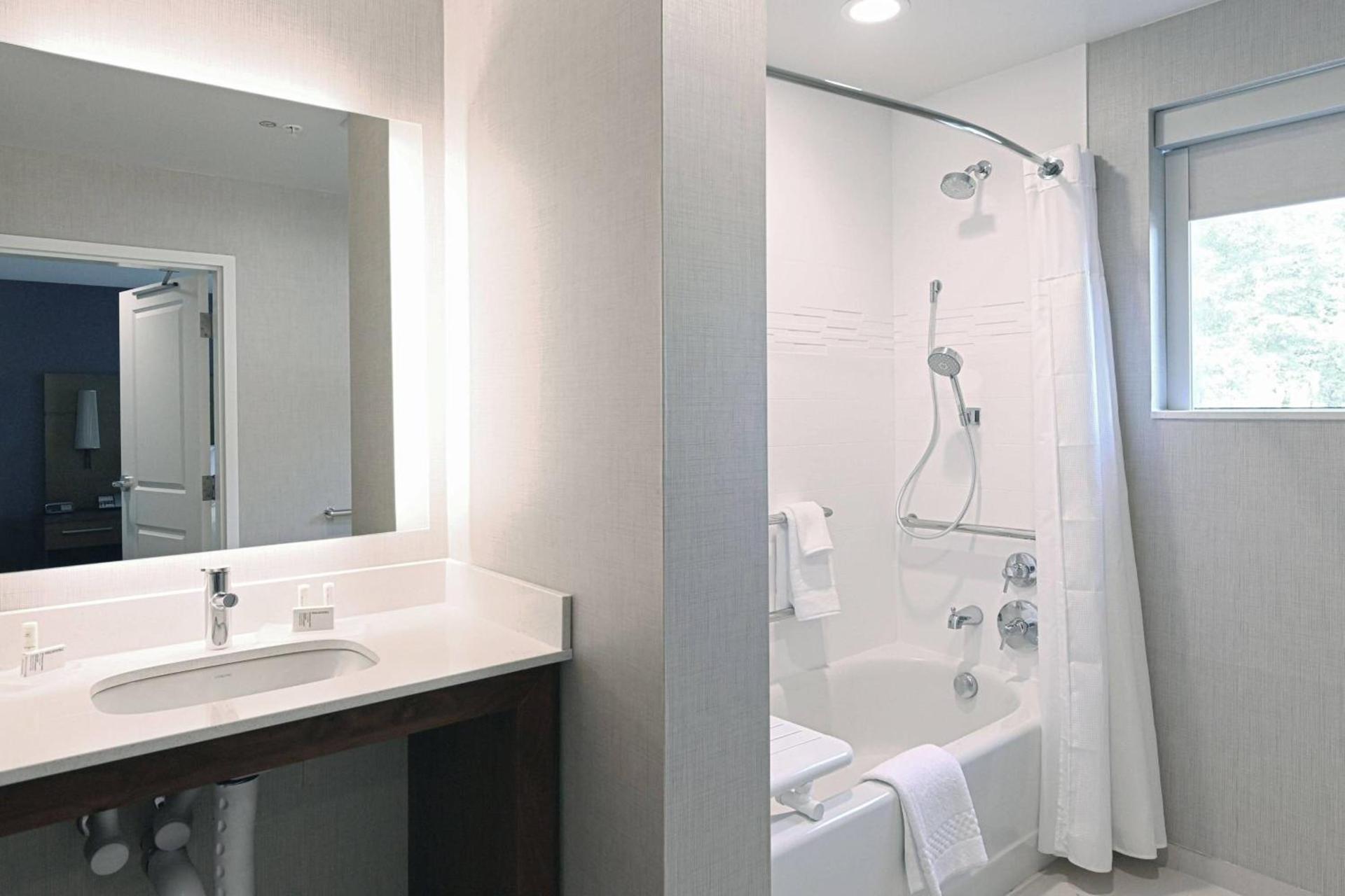 Residence Inn Richmond photo 13