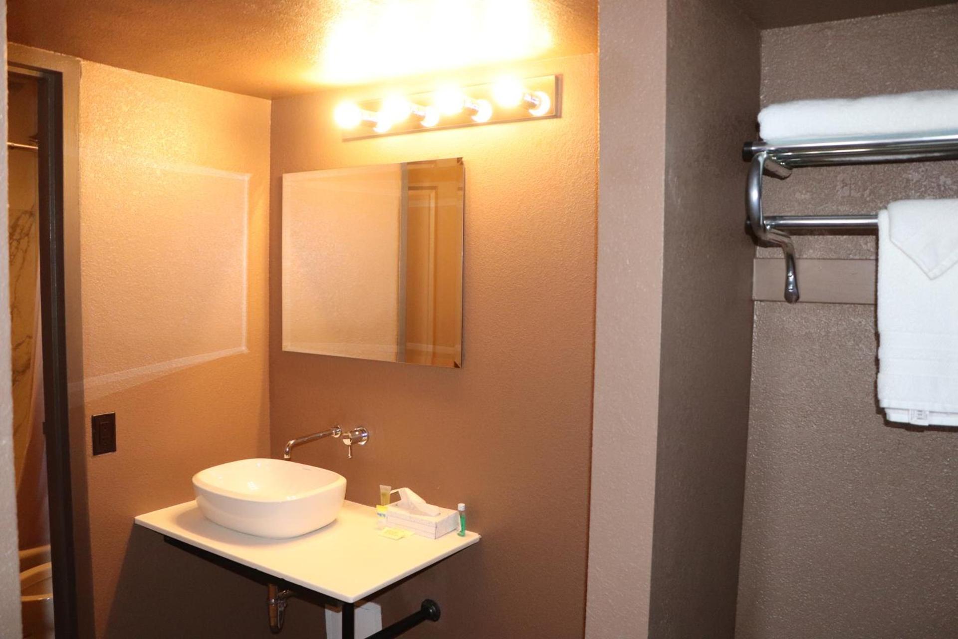 Historic Cow Palace Inn photo 12
