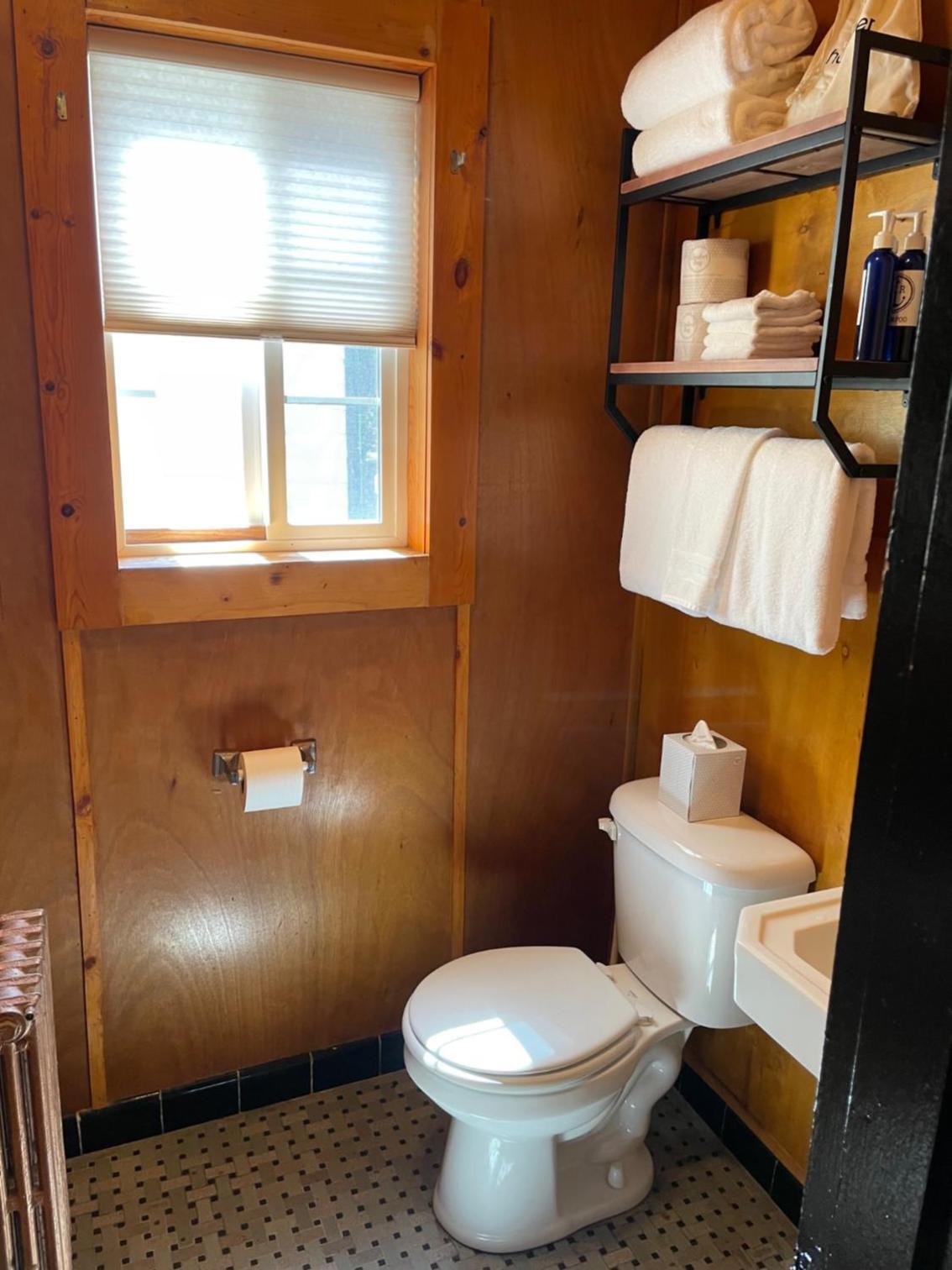 Anchor Inn Resort photo 25