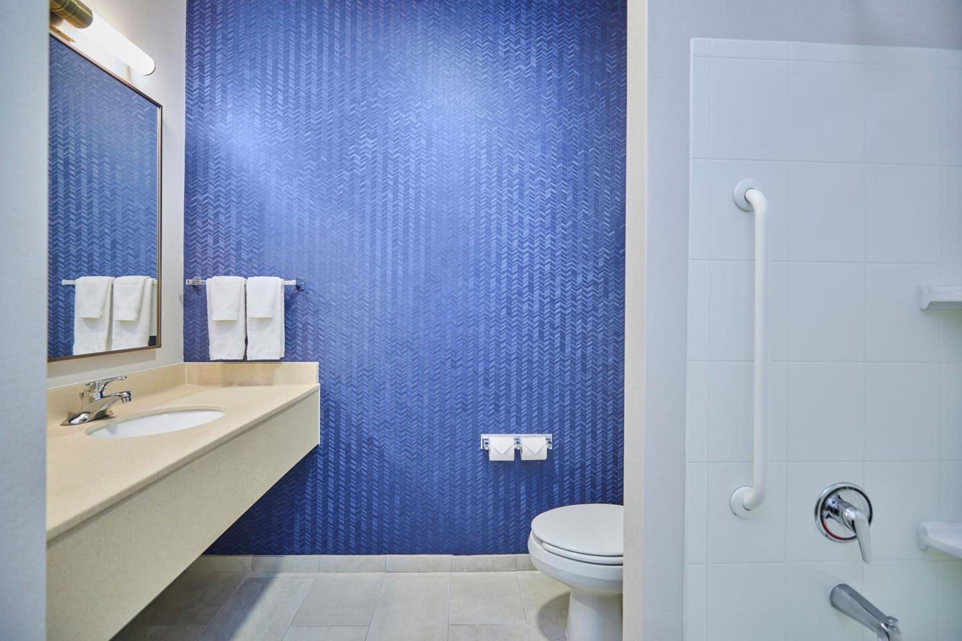 Fairfield Inn & Suites Burlington photo 15