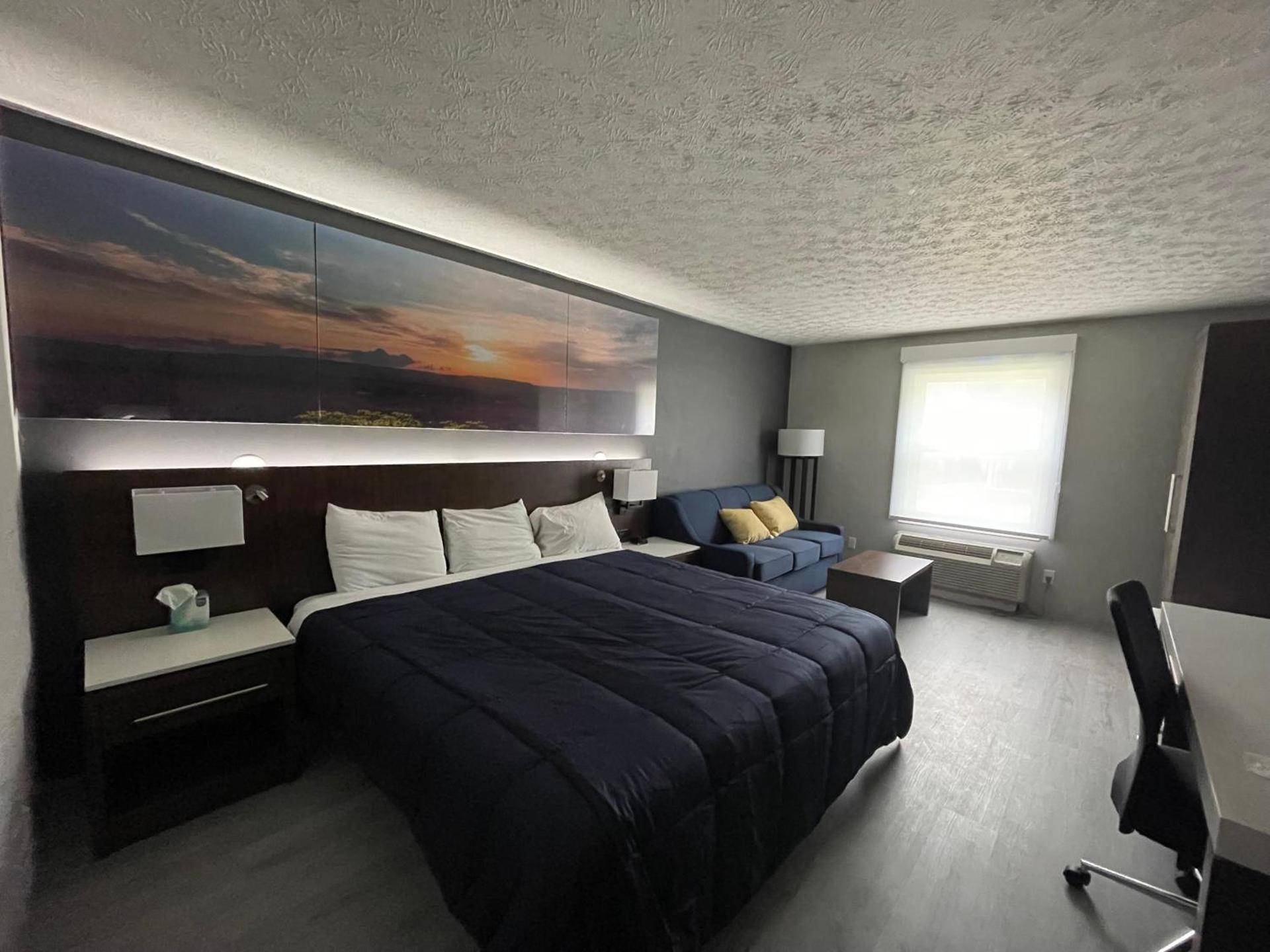 Luxor Inn & Suites, a Travelodge by Wyndham photo 41