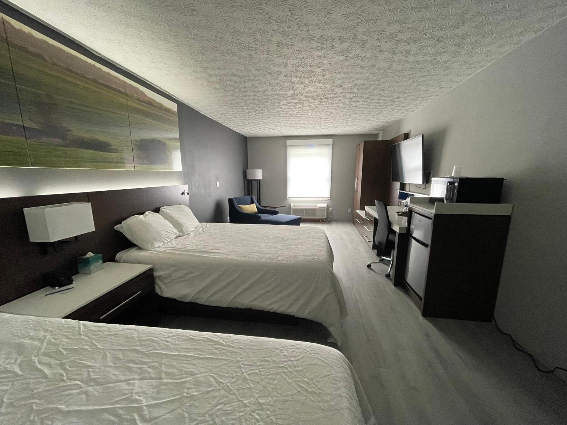 Luxor Inn & Suites, a Travelodge by Wyndham photo 16