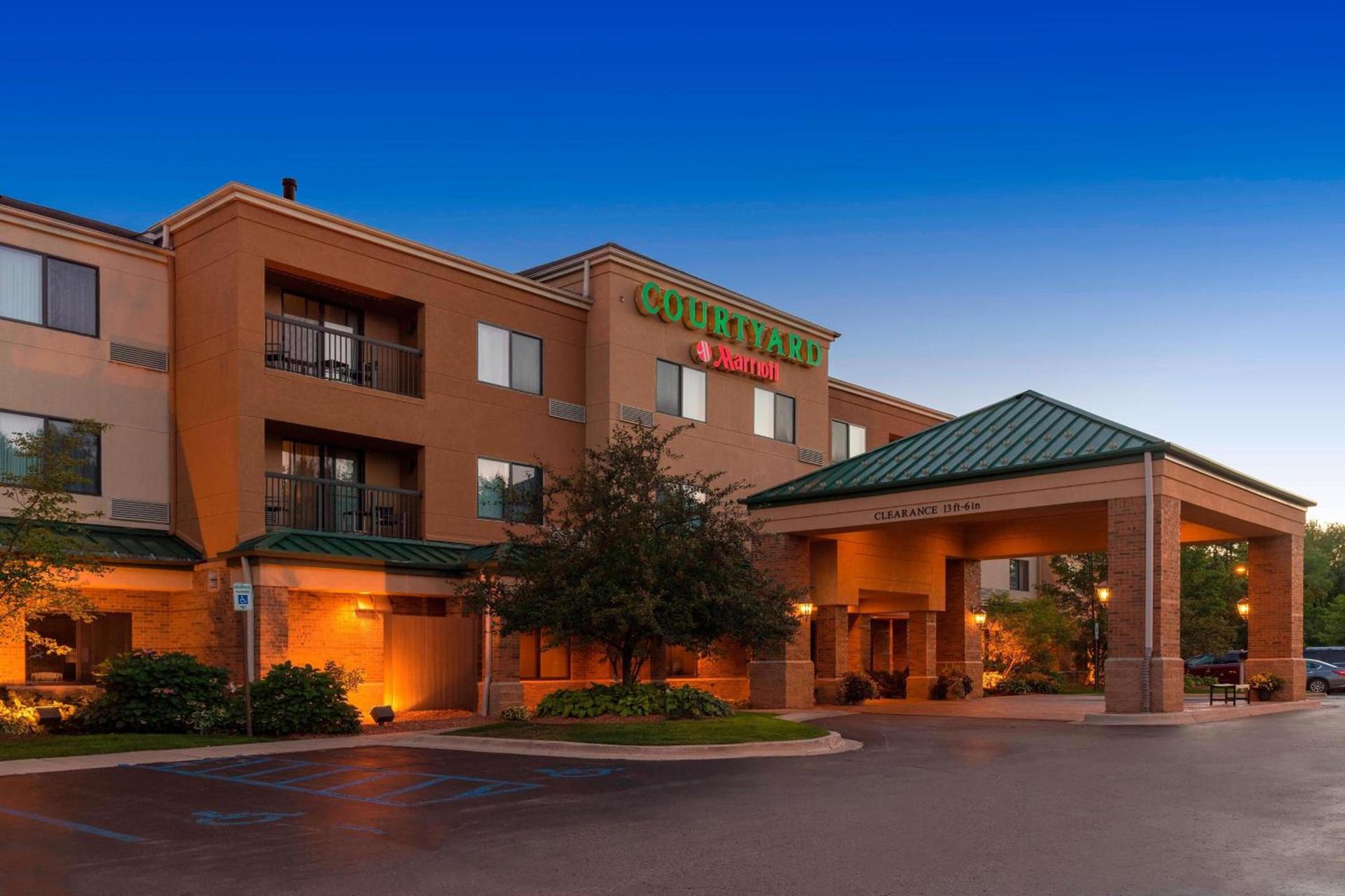 Courtyard by Marriott Traverse City photo 1