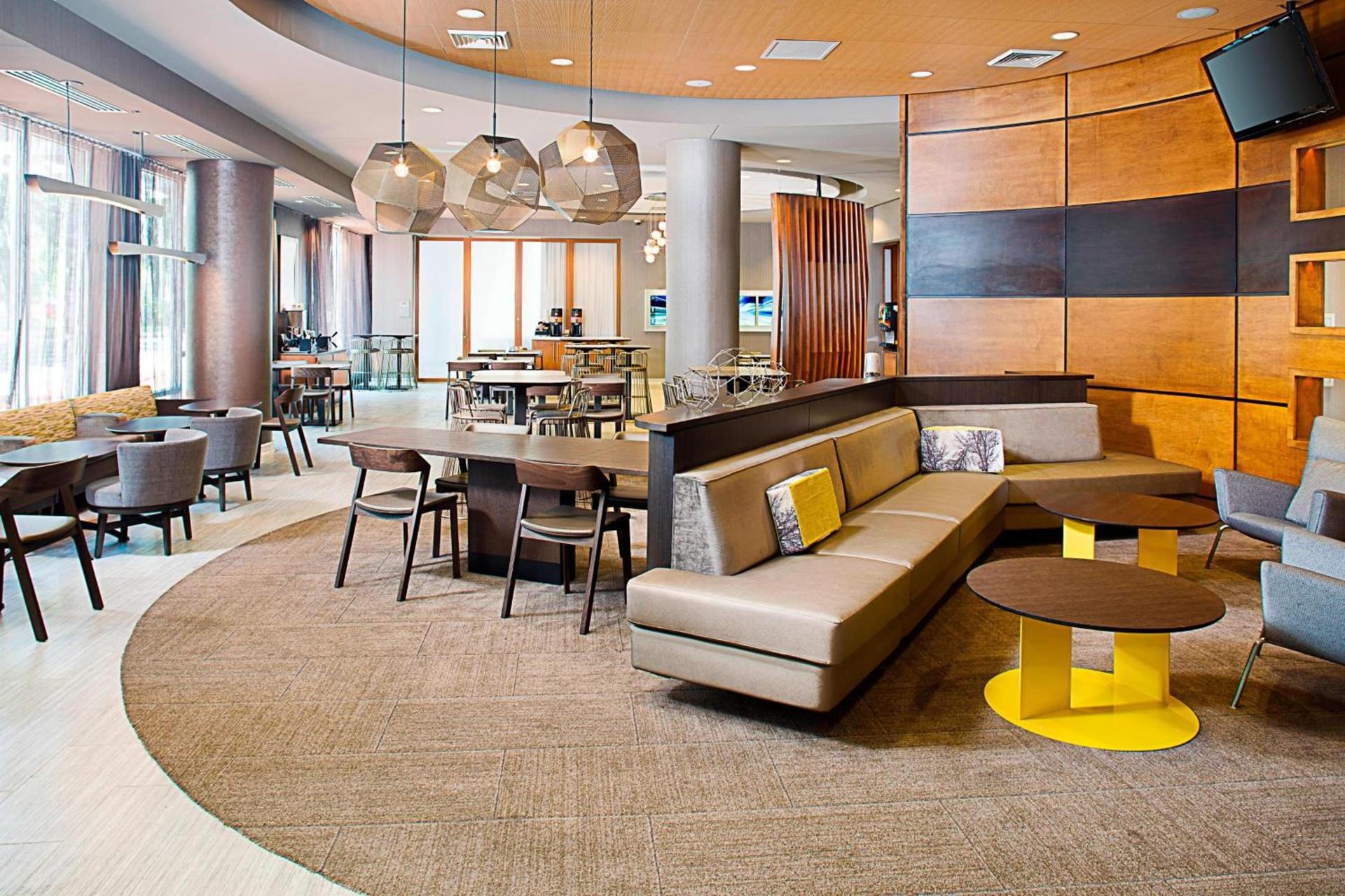 Springhill Suites by Marriott Savannah Downtown Historic District photo 5