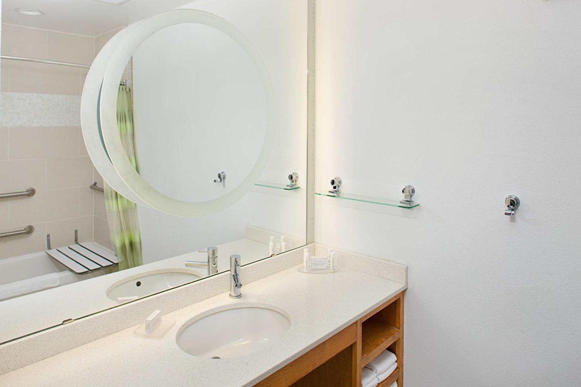 Springhill Suites by Marriott Savannah Downtown Historic District photo 11