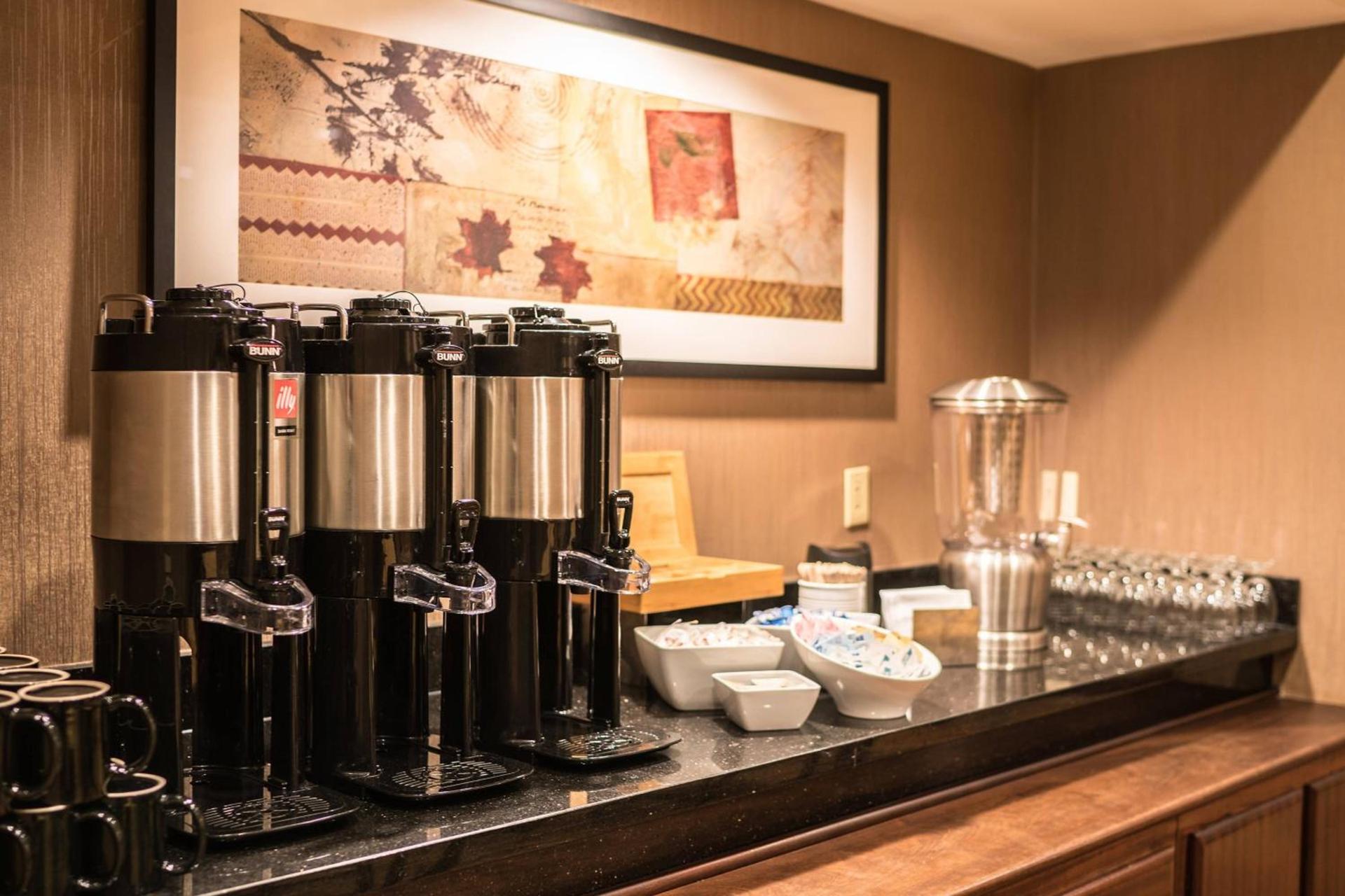 Courtyard by Marriott Seattle Bellevue/Downtown photo 37