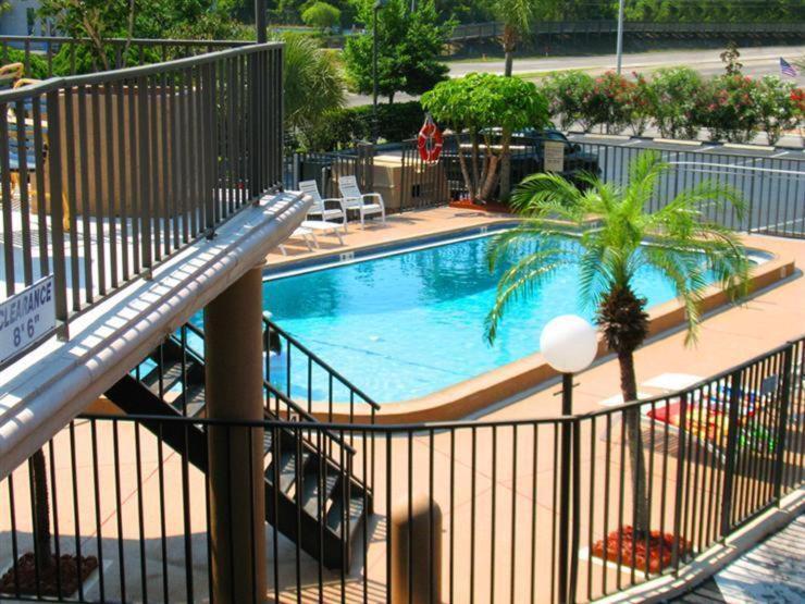 Tarpon Shores Inn photo 2