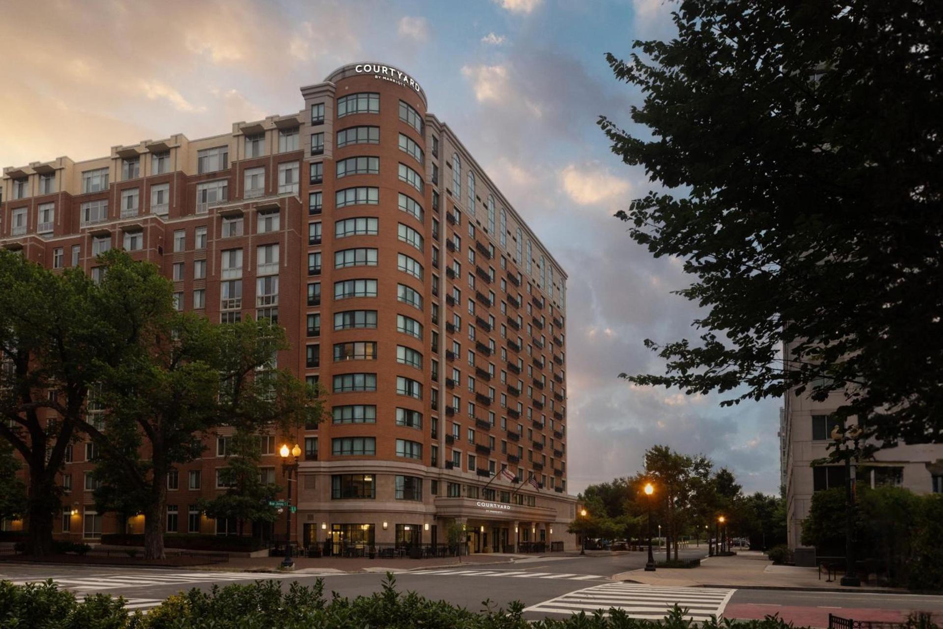 Courtyard by Marriott Washington Capitol Hill/Navy Yard photo 4