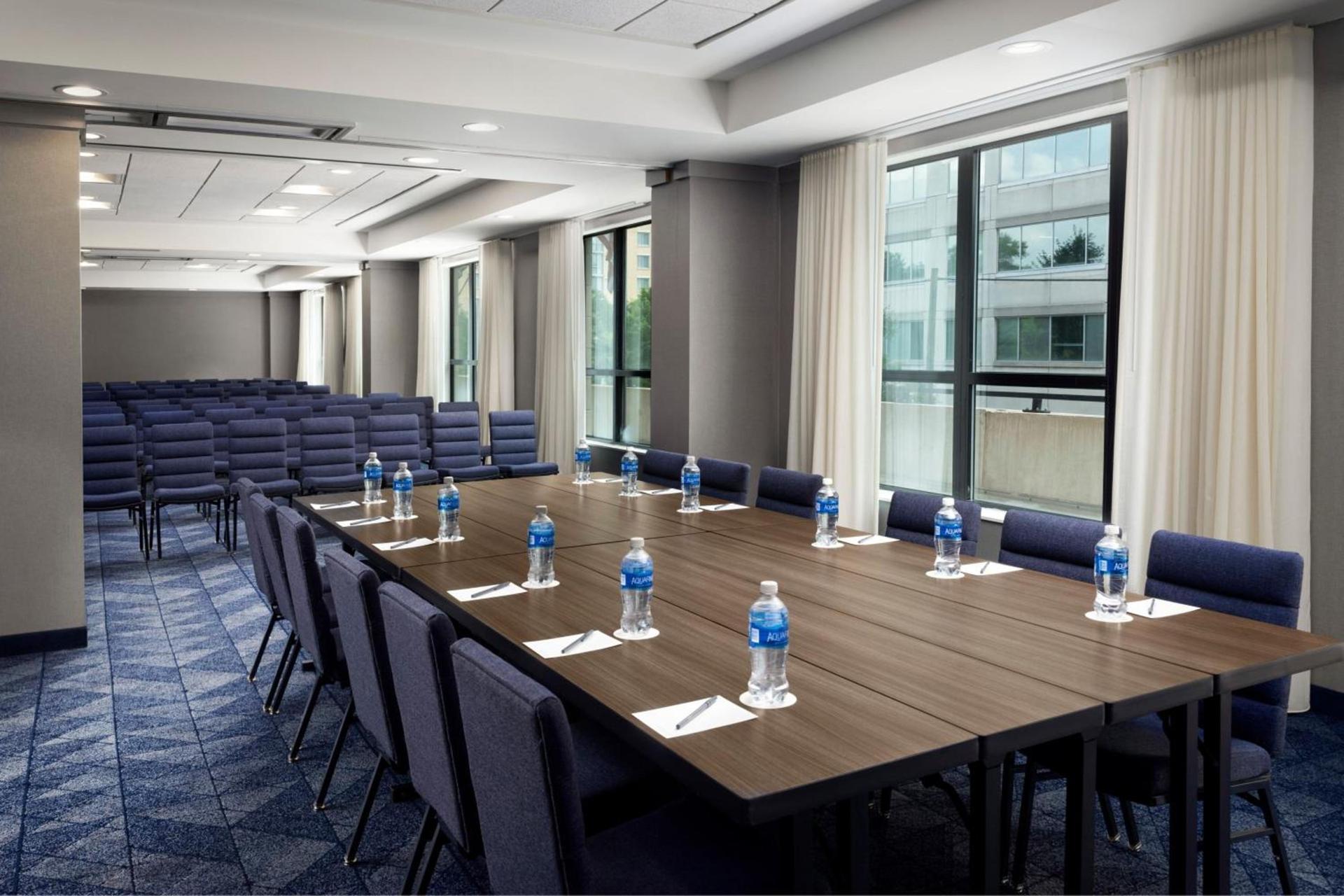 Courtyard by Marriott Washington Capitol Hill/Navy Yard photo 42