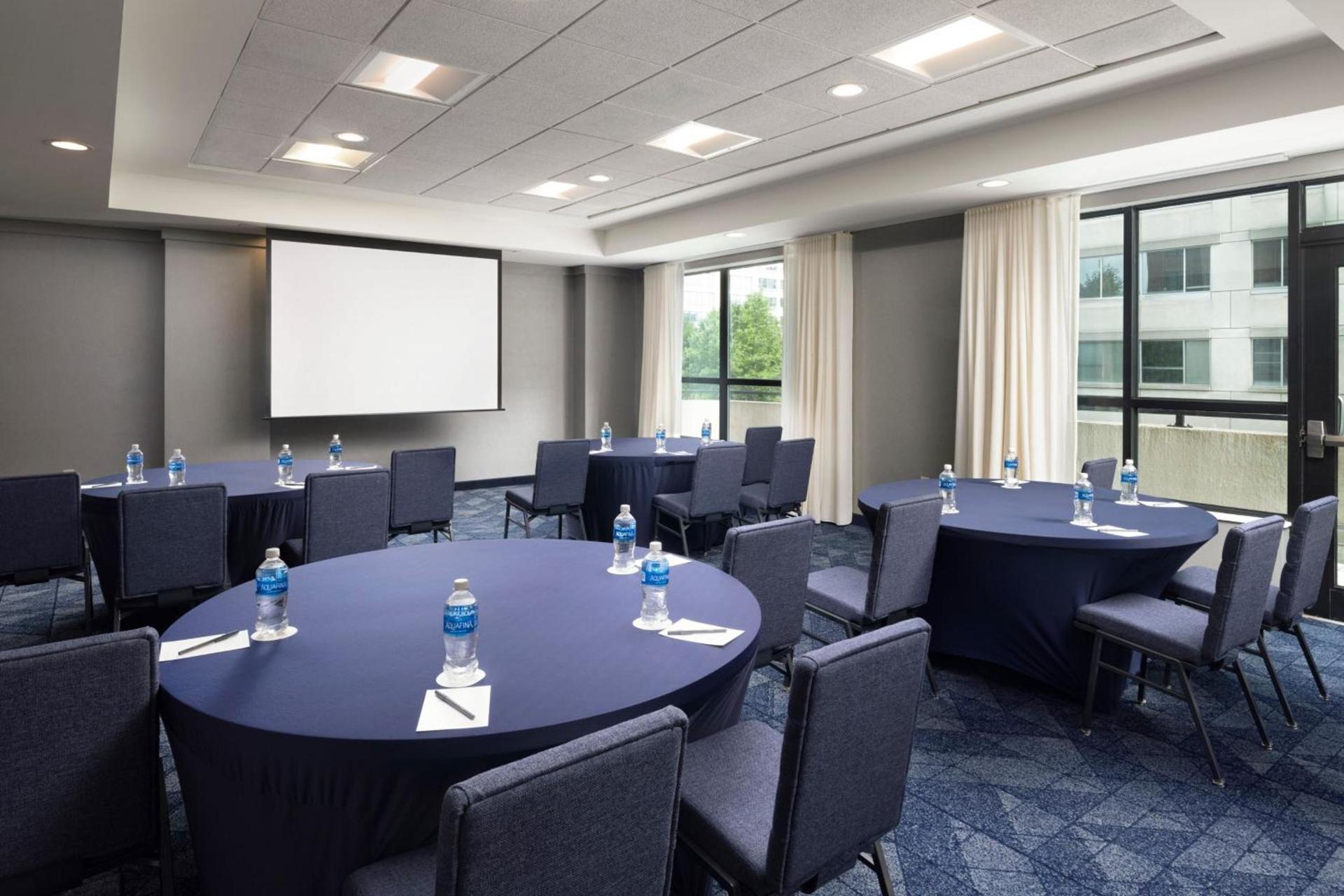 Courtyard by Marriott Washington Capitol Hill/Navy Yard photo 45