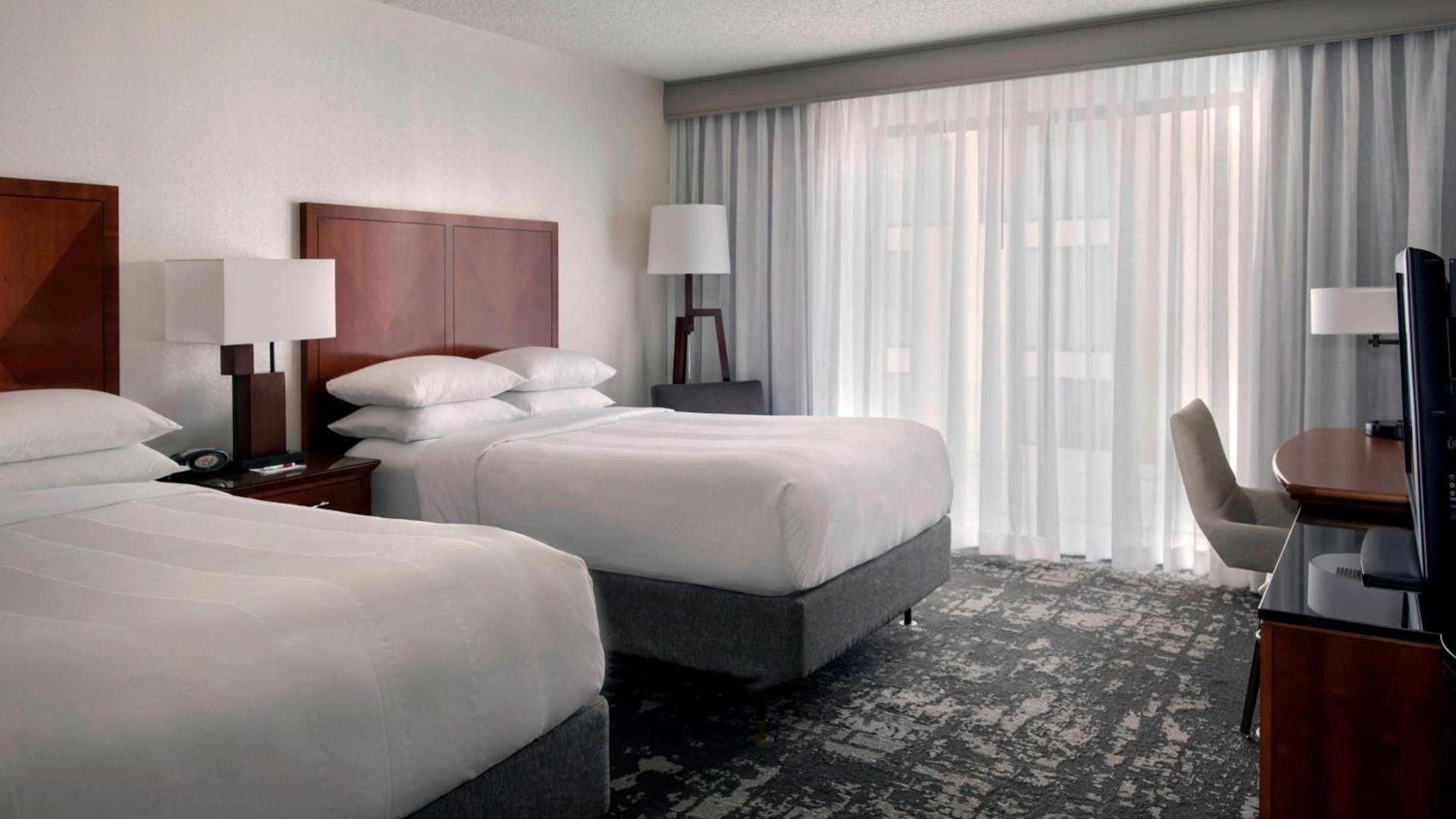 Marriott Park Ridge photo 2