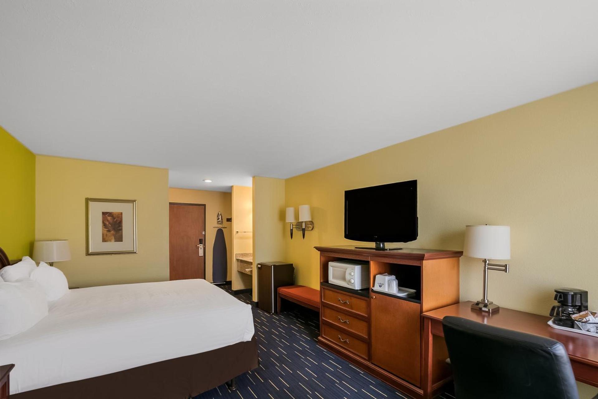 Americas Best Value Sandman Inn photo 6