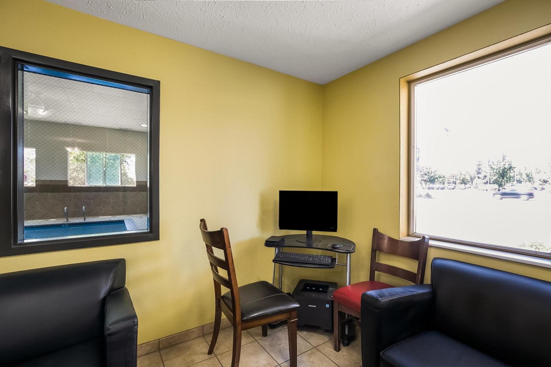 Americas Best Value Sandman Inn photo 7
