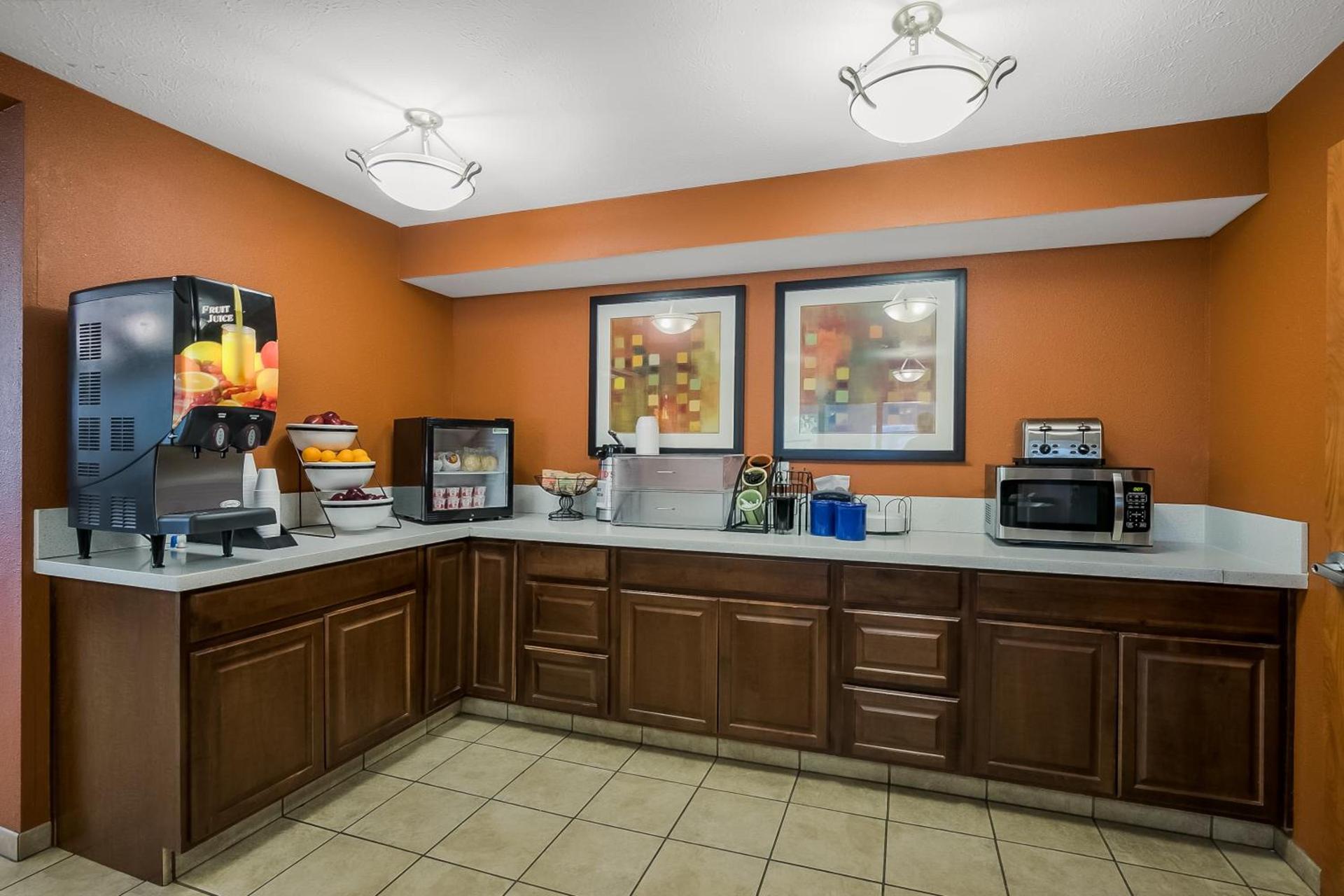 Americas Best Value Sandman Inn photo 17
