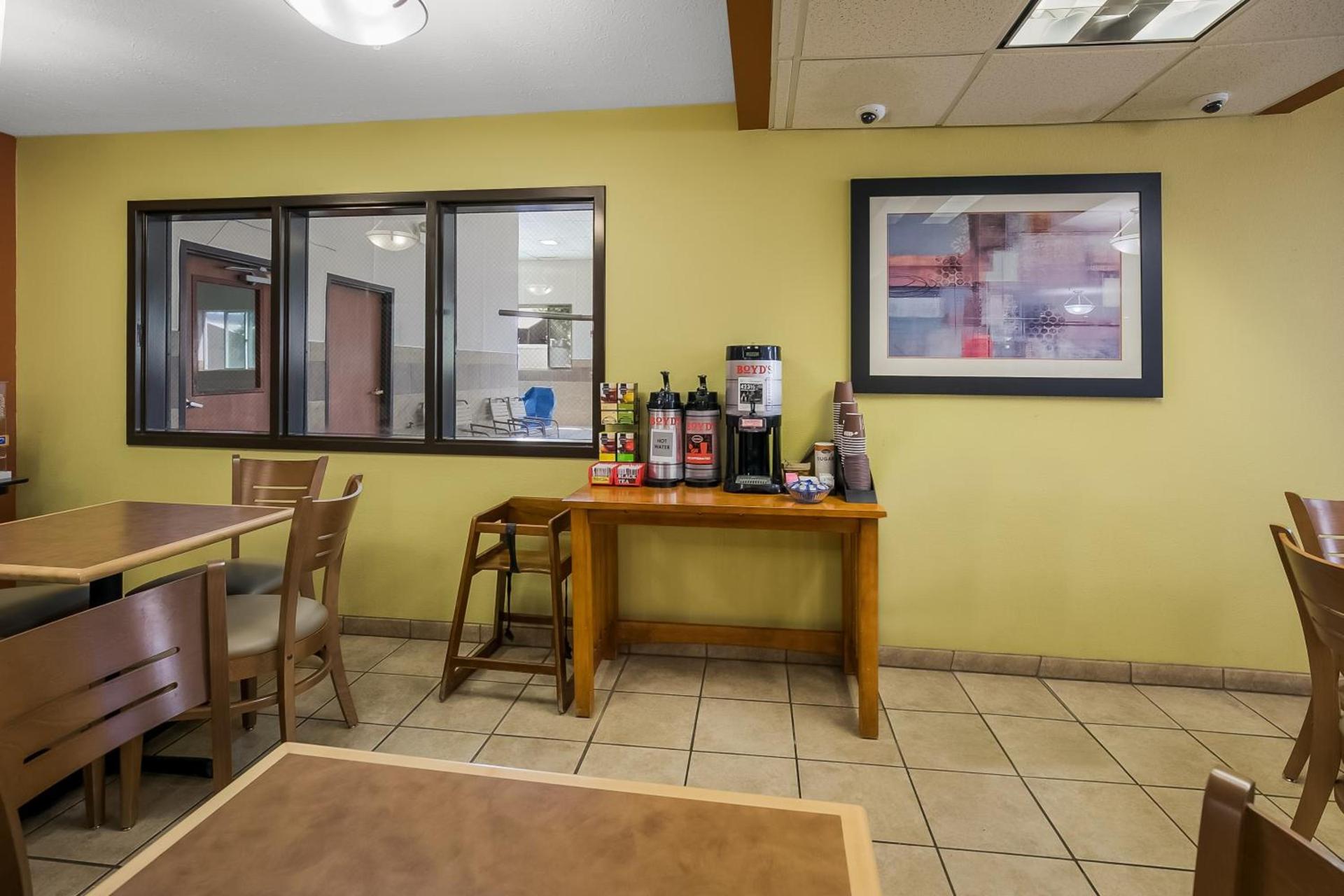 Americas Best Value Sandman Inn photo 21