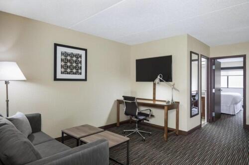 Royle Hotel Milwaukee Airport photo 2