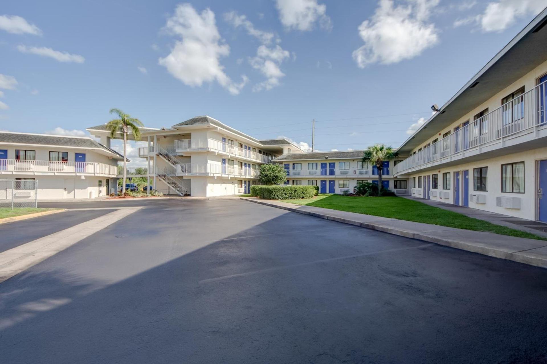 Motel 6-Lakeland, FL photo 2
