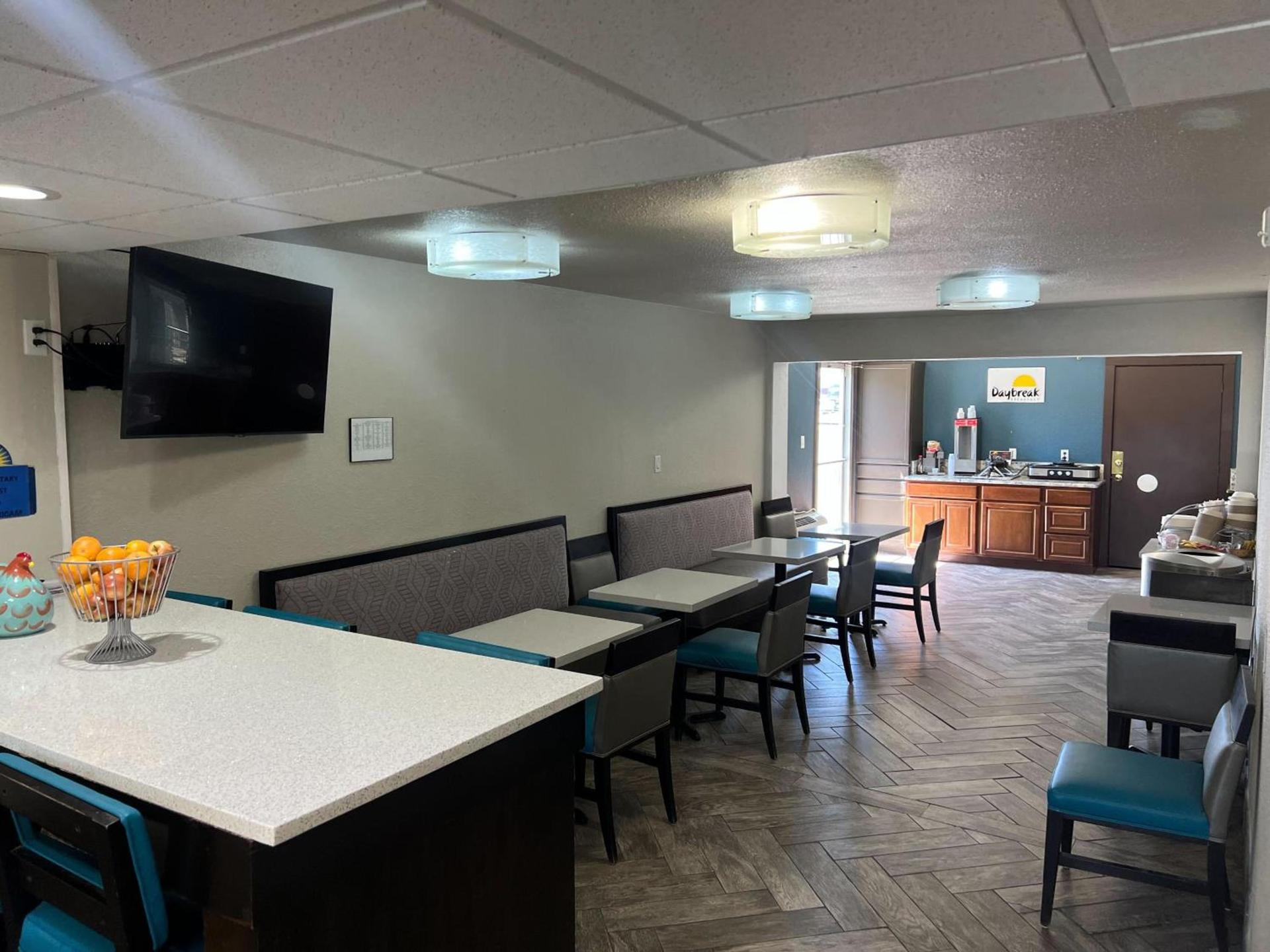 Days Inn by Wyndham Dalhart photo 27