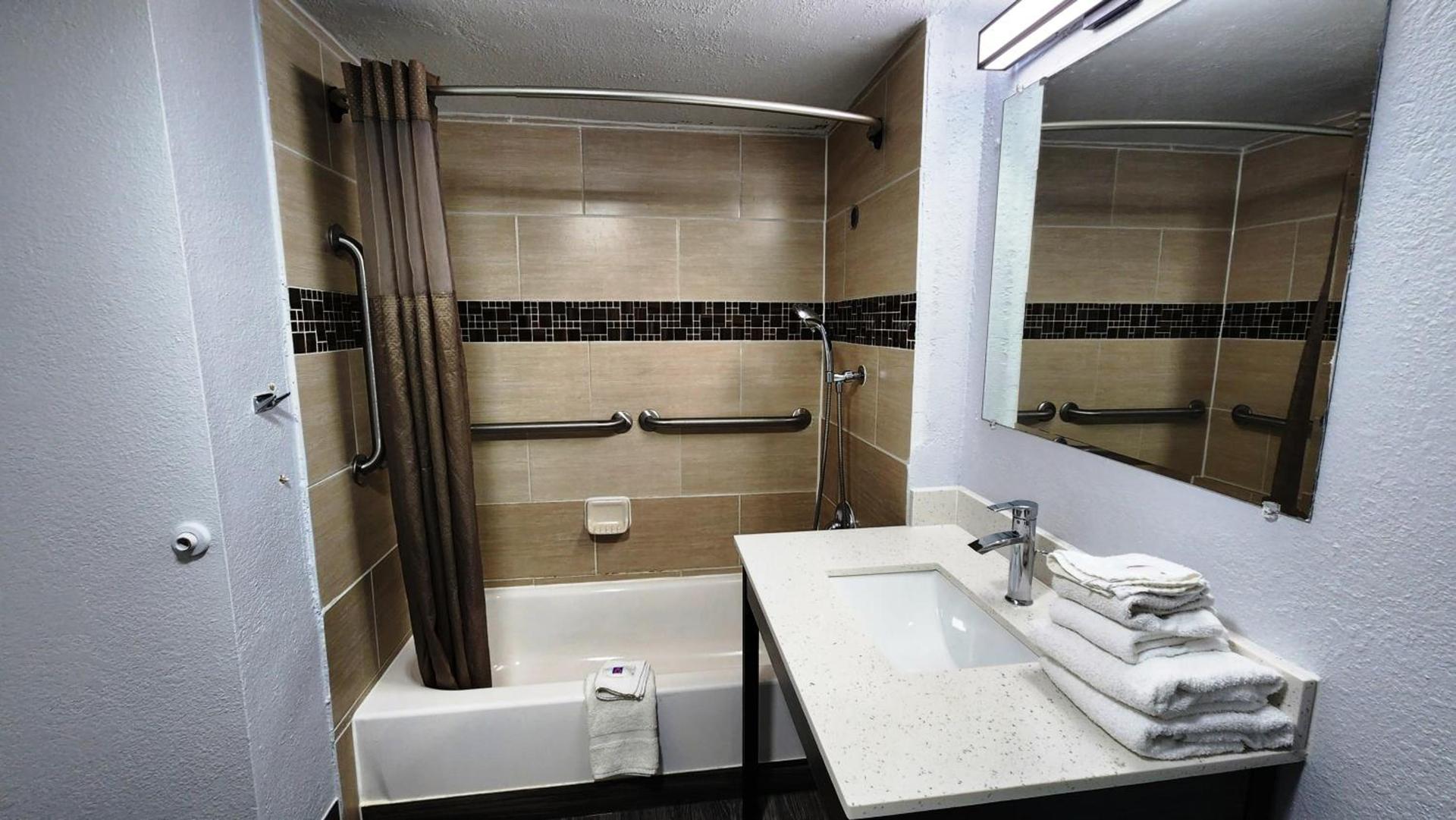 Studio 6 Baytown, Tx - Garth Road photo 37
