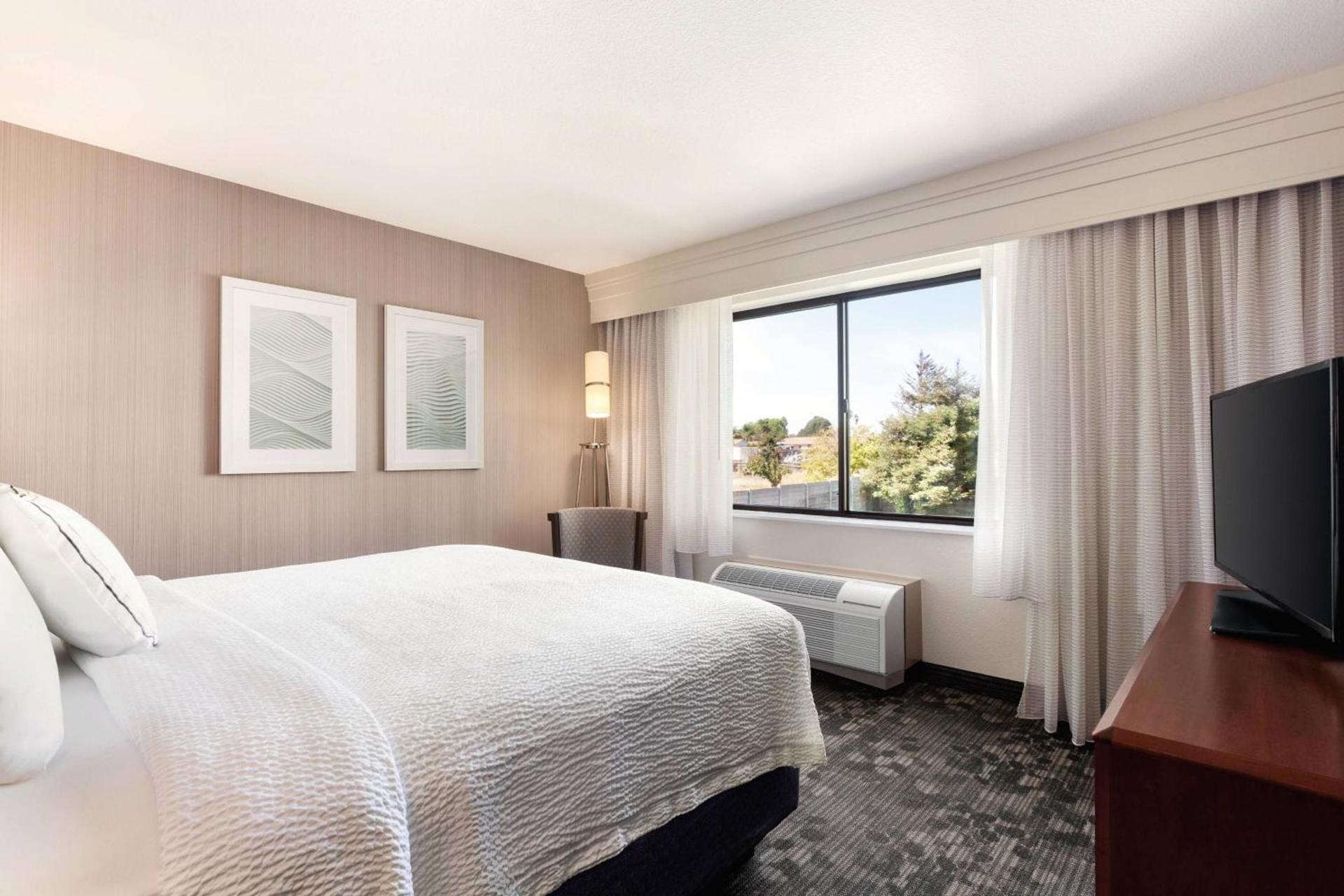 Courtyard By Marriott Salinas Monterey photo 21