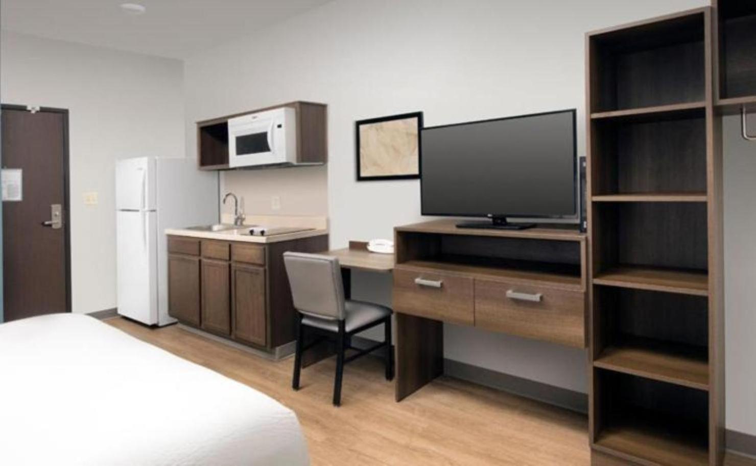 WoodSpring Suites Miami Southwest photo 16