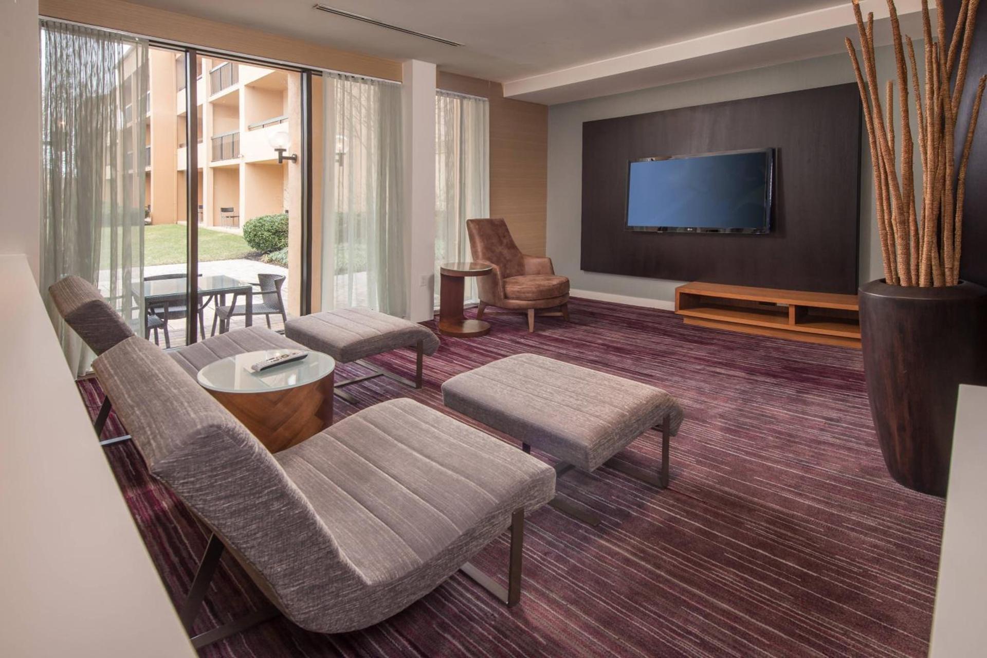 Courtyard by Marriott Fairfax Fair Oaks photo 4
