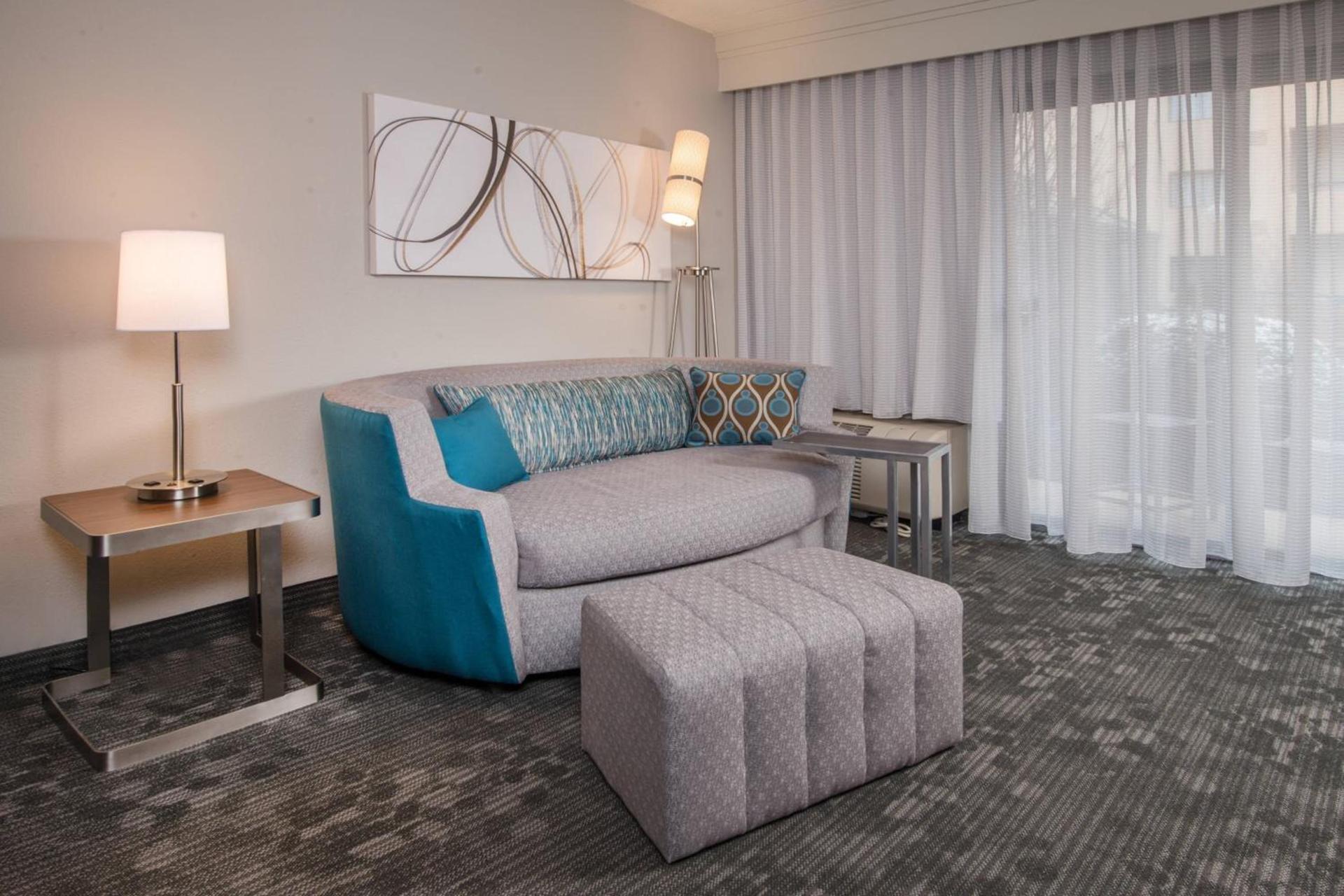 Courtyard by Marriott Fairfax Fair Oaks photo 12