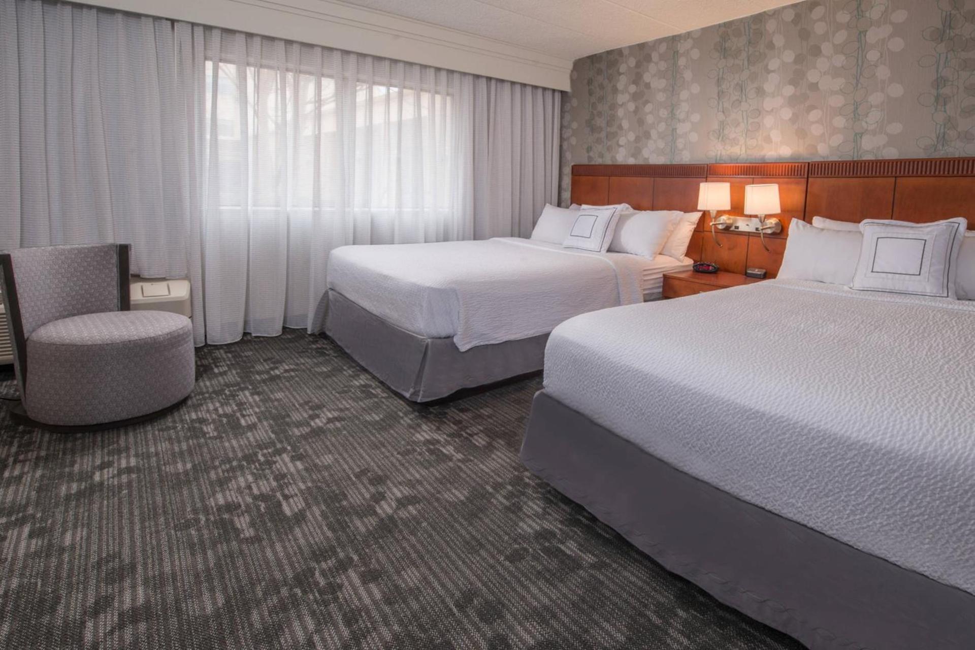 Courtyard by Marriott Fairfax Fair Oaks photo 13