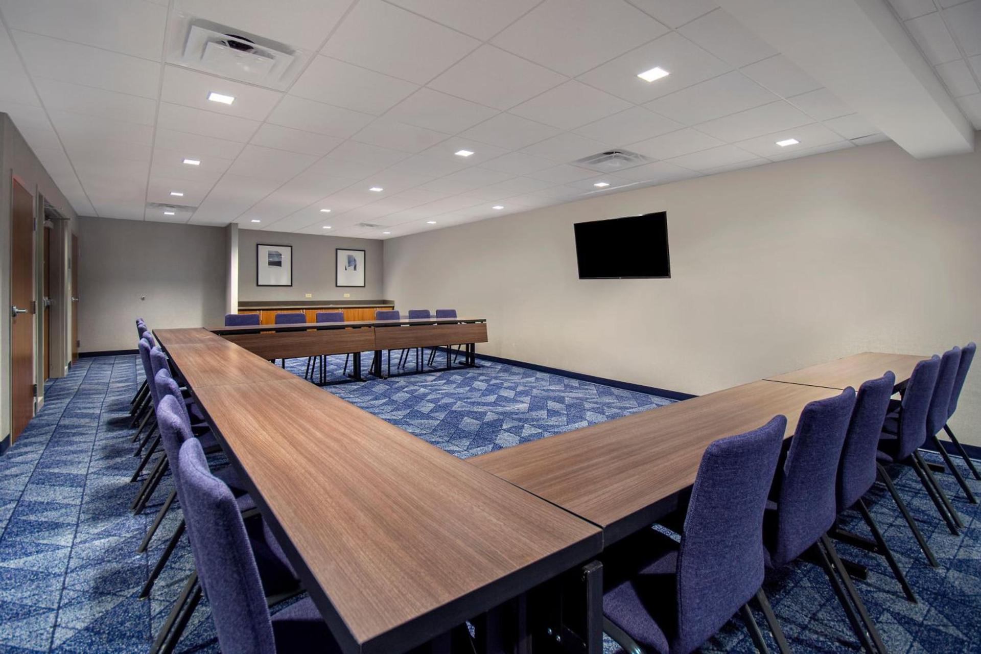 Courtyard by Marriott Cincinnati Airport photo 63