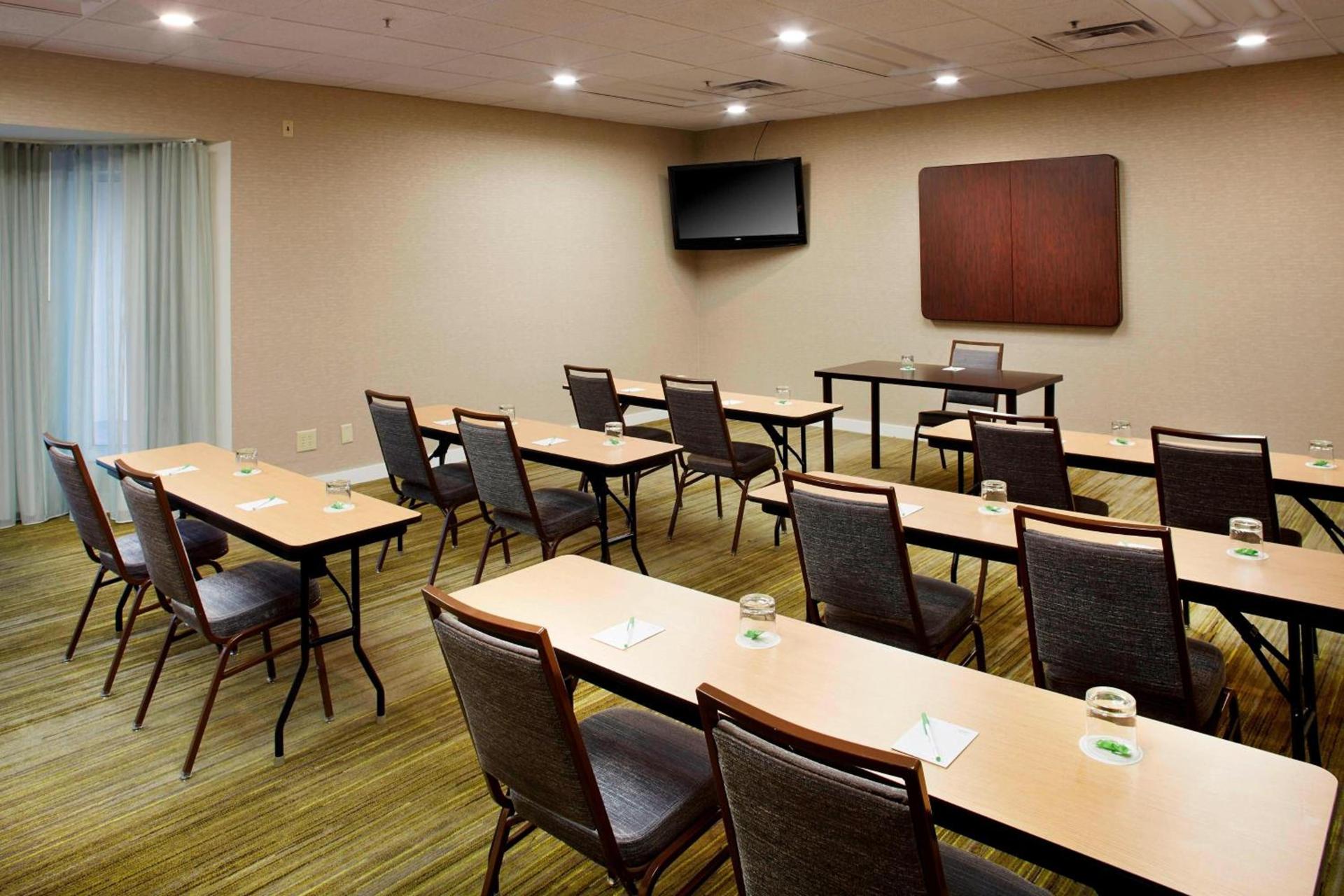 Courtyard by Marriott Lansing photo 17