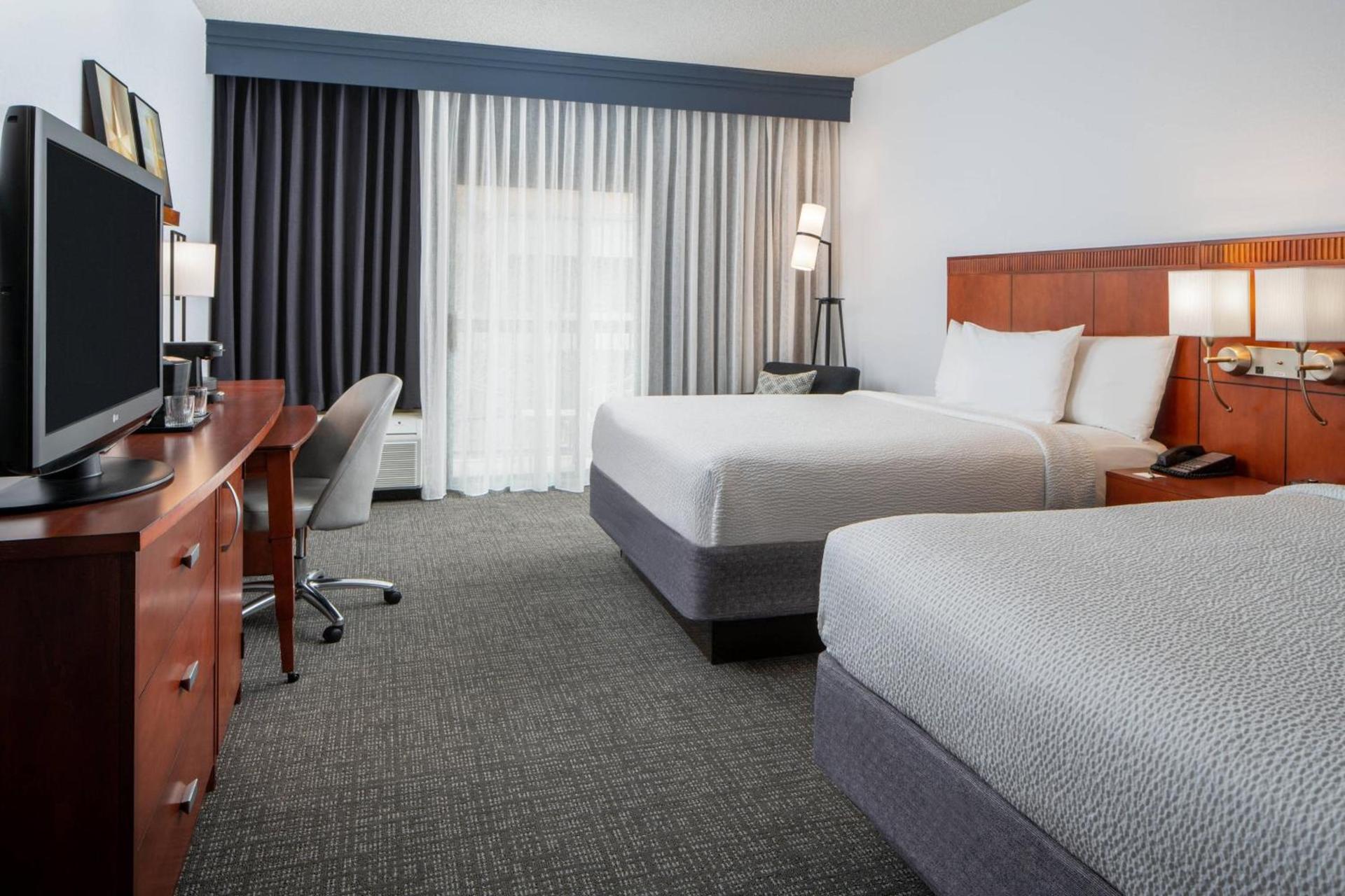 Courtyard by Marriott Dulles Airport Herndon/Reston photo 11